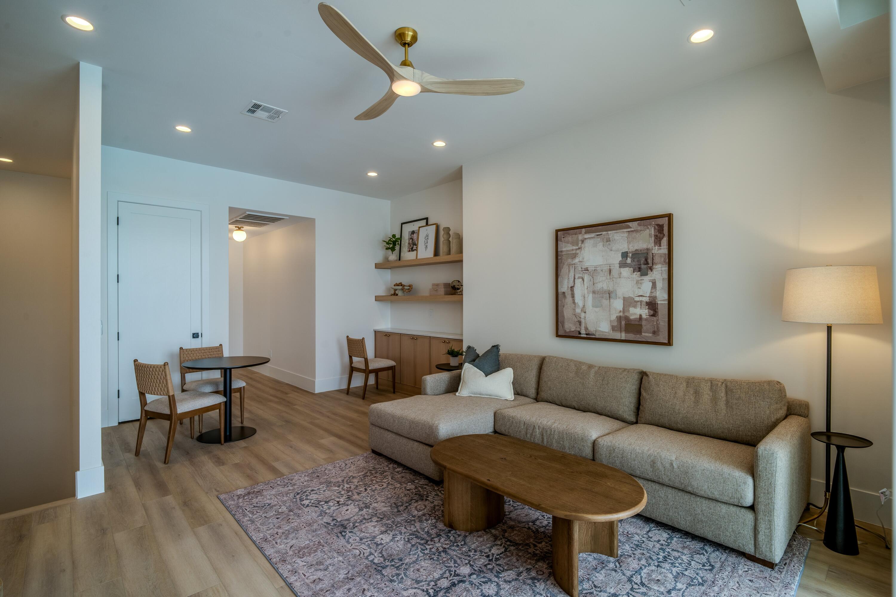 DESERT COLOR SHORES WATERS EDGE - Residential