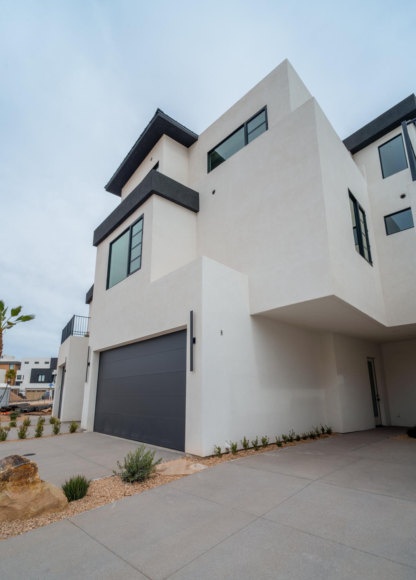 DESERT COLOR SHORES WATERS EDGE - Residential