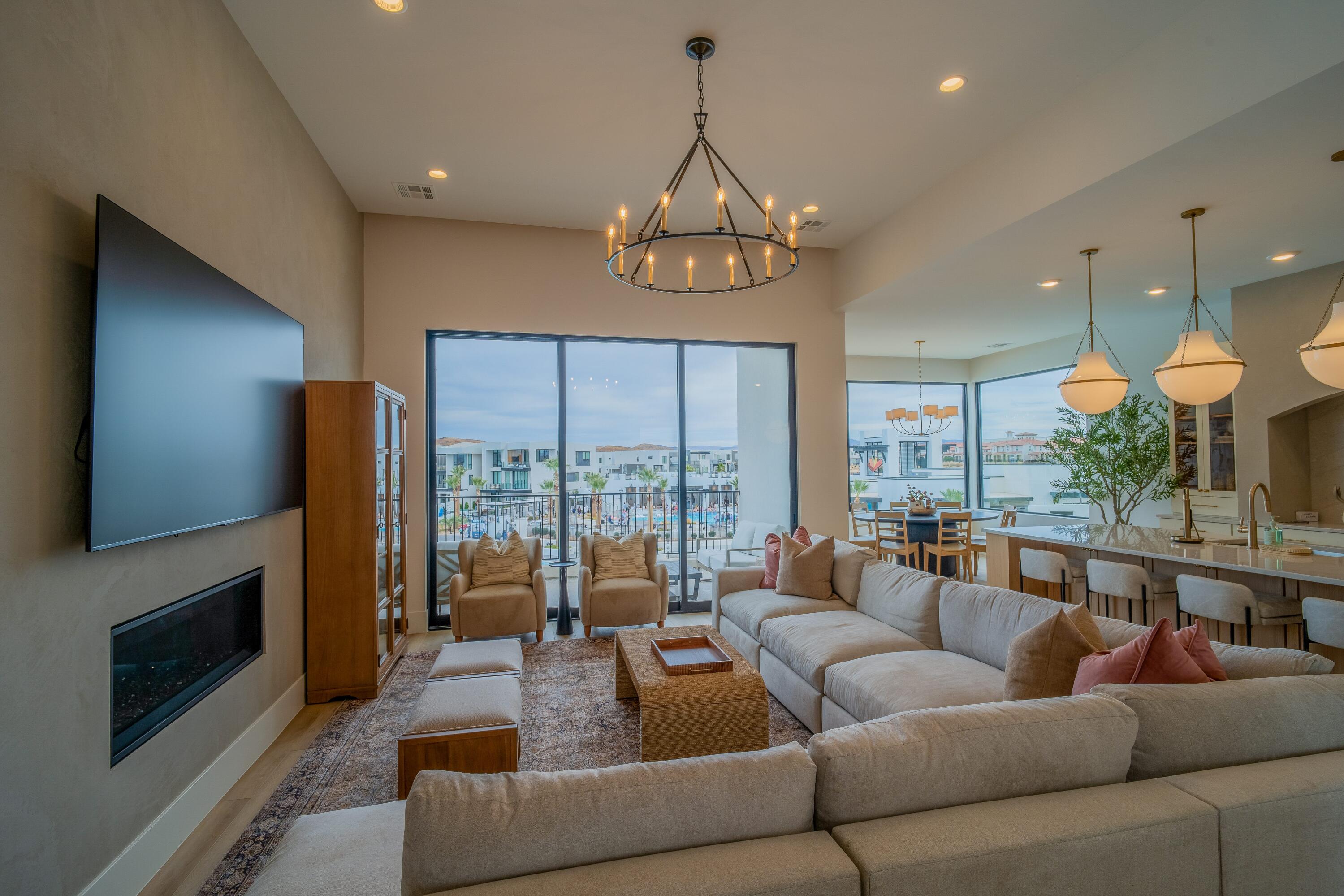 DESERT COLOR SHORES WATERS EDGE - Residential