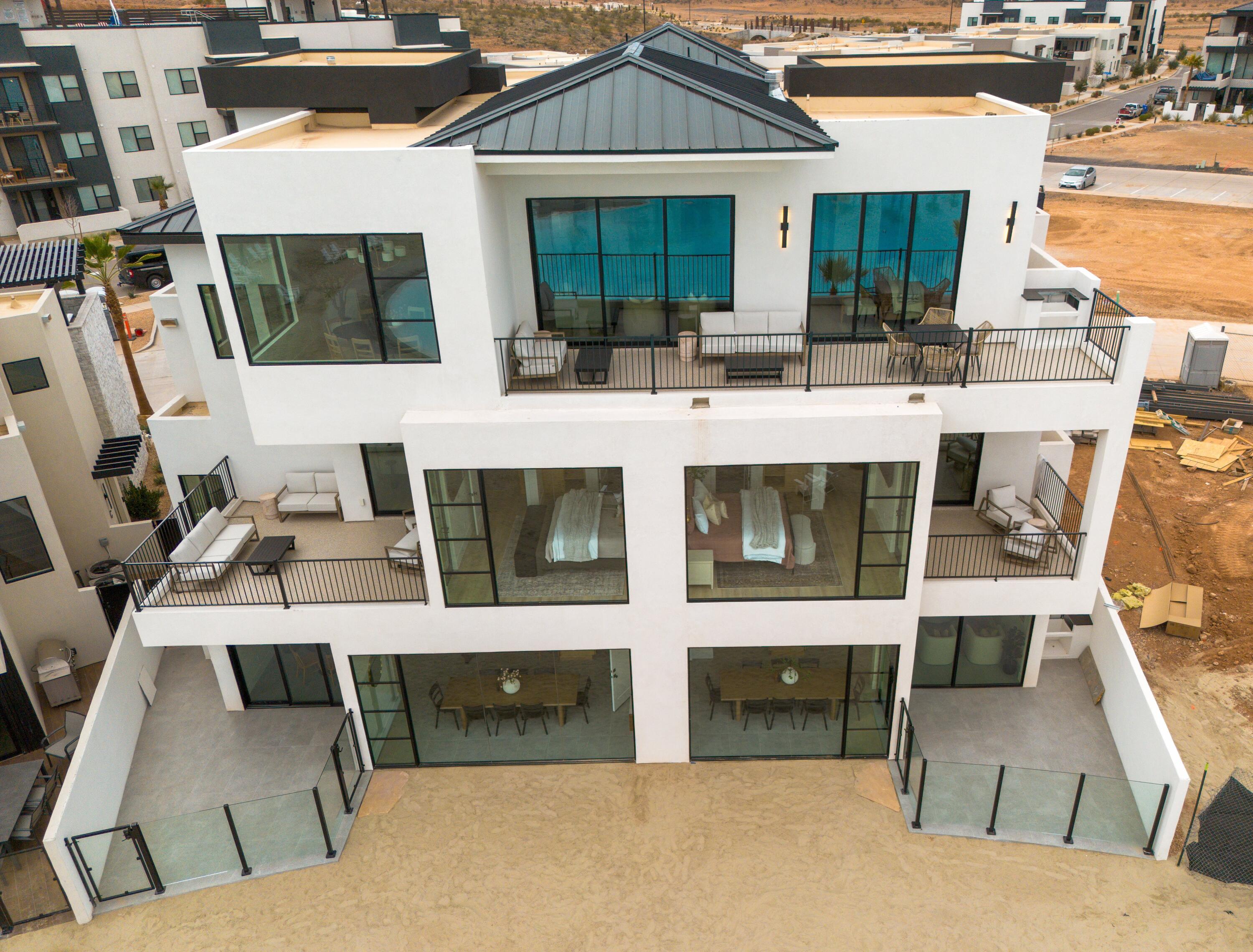 DESERT COLOR SHORES WATERS EDGE - Residential
