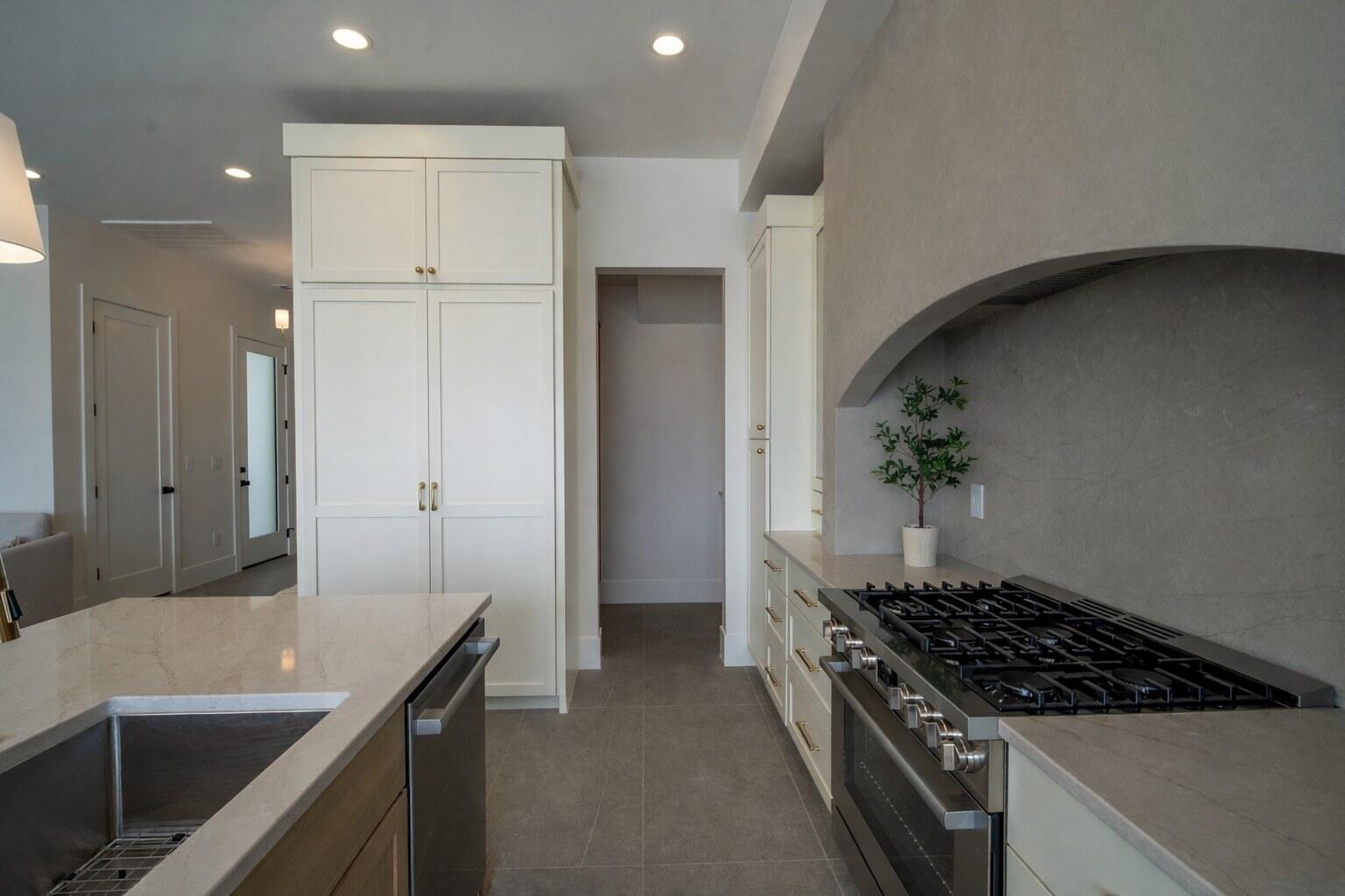 DESERT COLOR SHORES WATERS EDGE - Residential