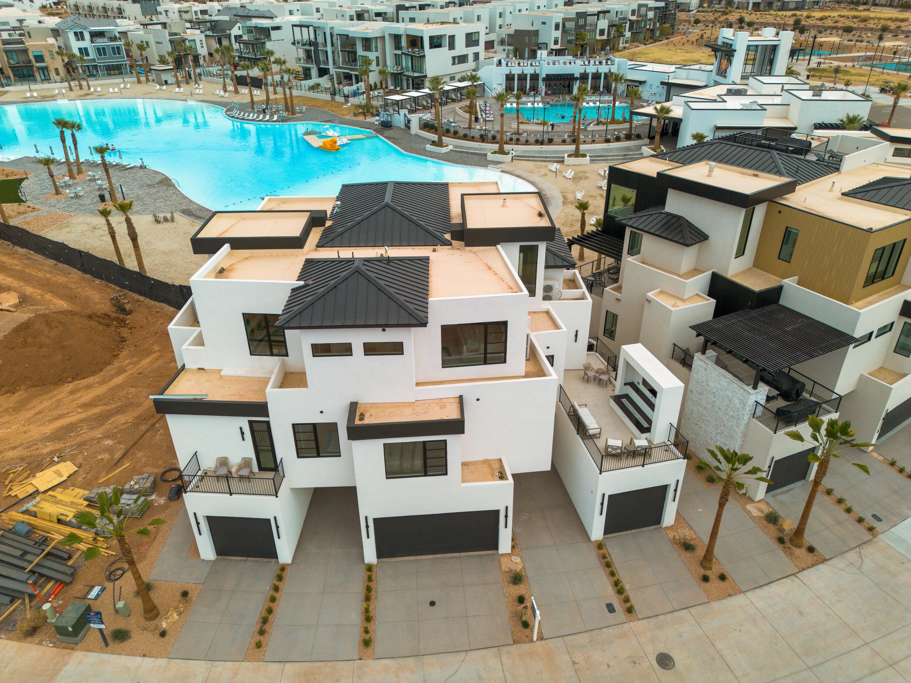 DESERT COLOR SHORES WATERS EDGE - Residential