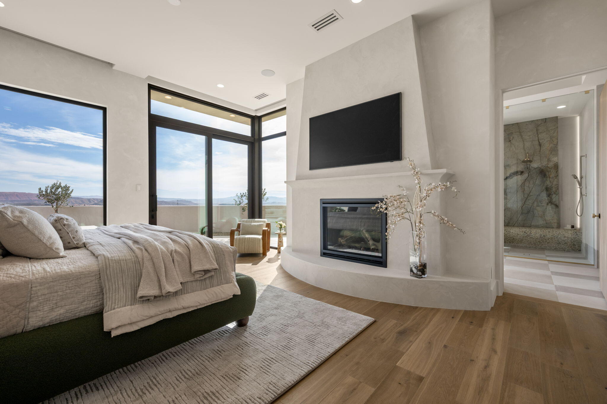 SOLENTE VILLAGE - Residential