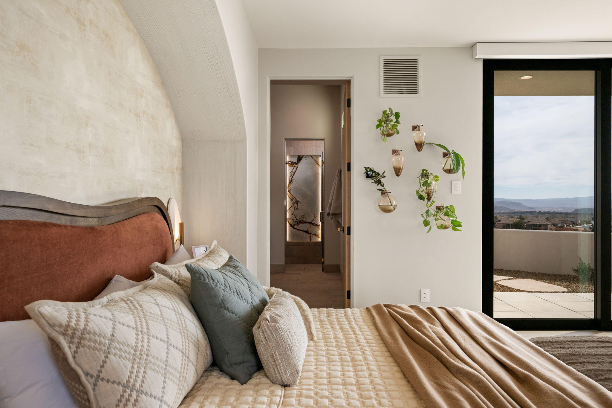 SOLENTE VILLAGE - Residential