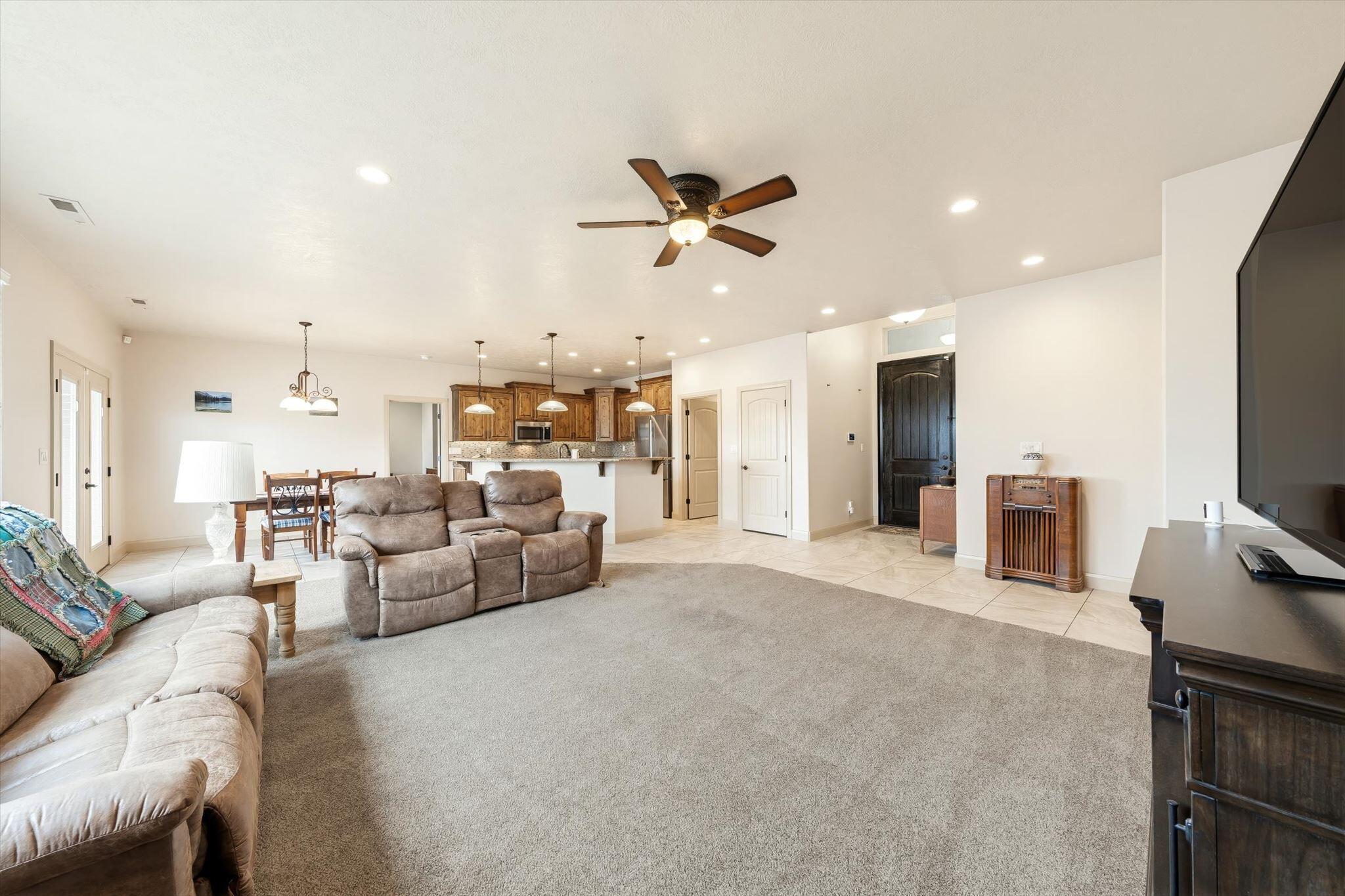 SKY RIDGE - Residential