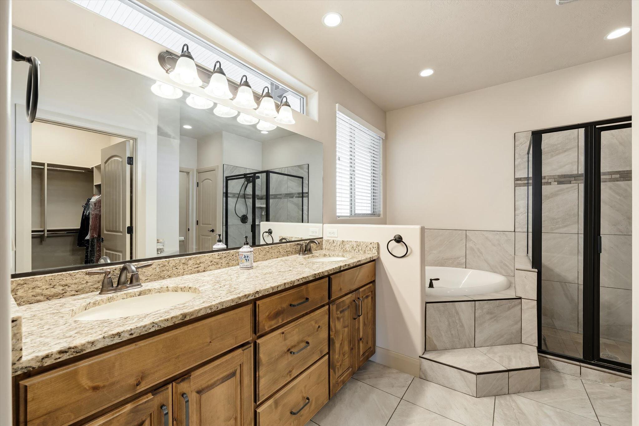 SKY RIDGE - Residential