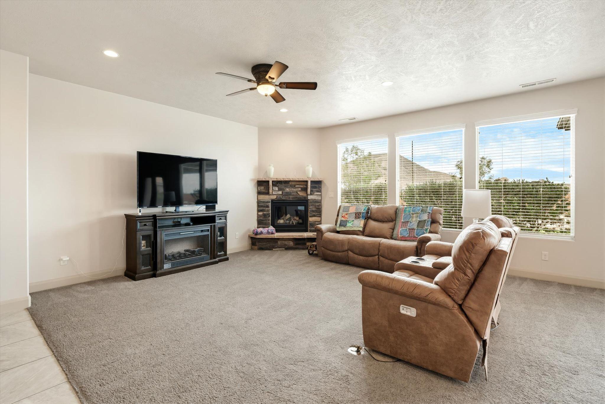 SKY RIDGE - Residential