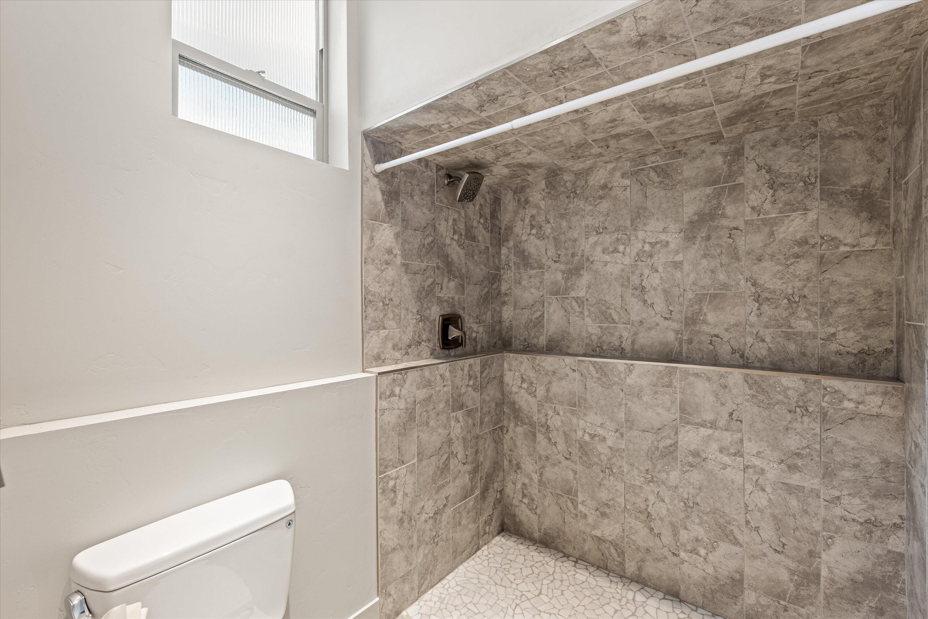 TONAQUINT VALLEY - Residential
