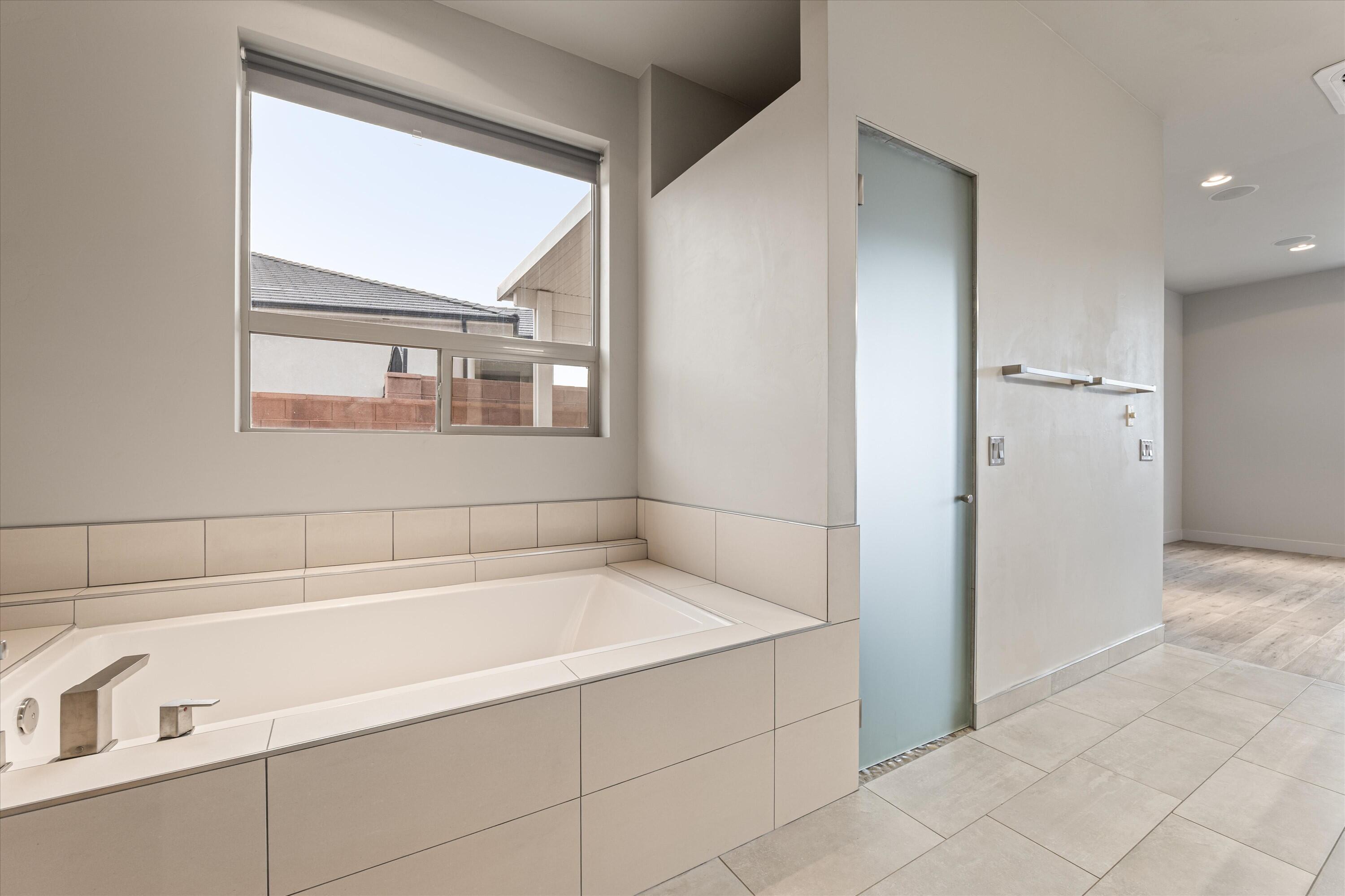 TONAQUINT VALLEY - Residential