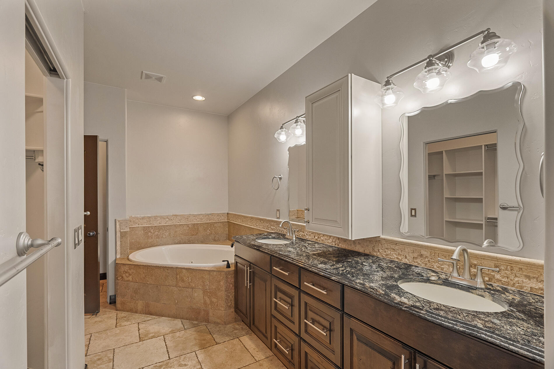 TONAQUINT VALLEY - Residential