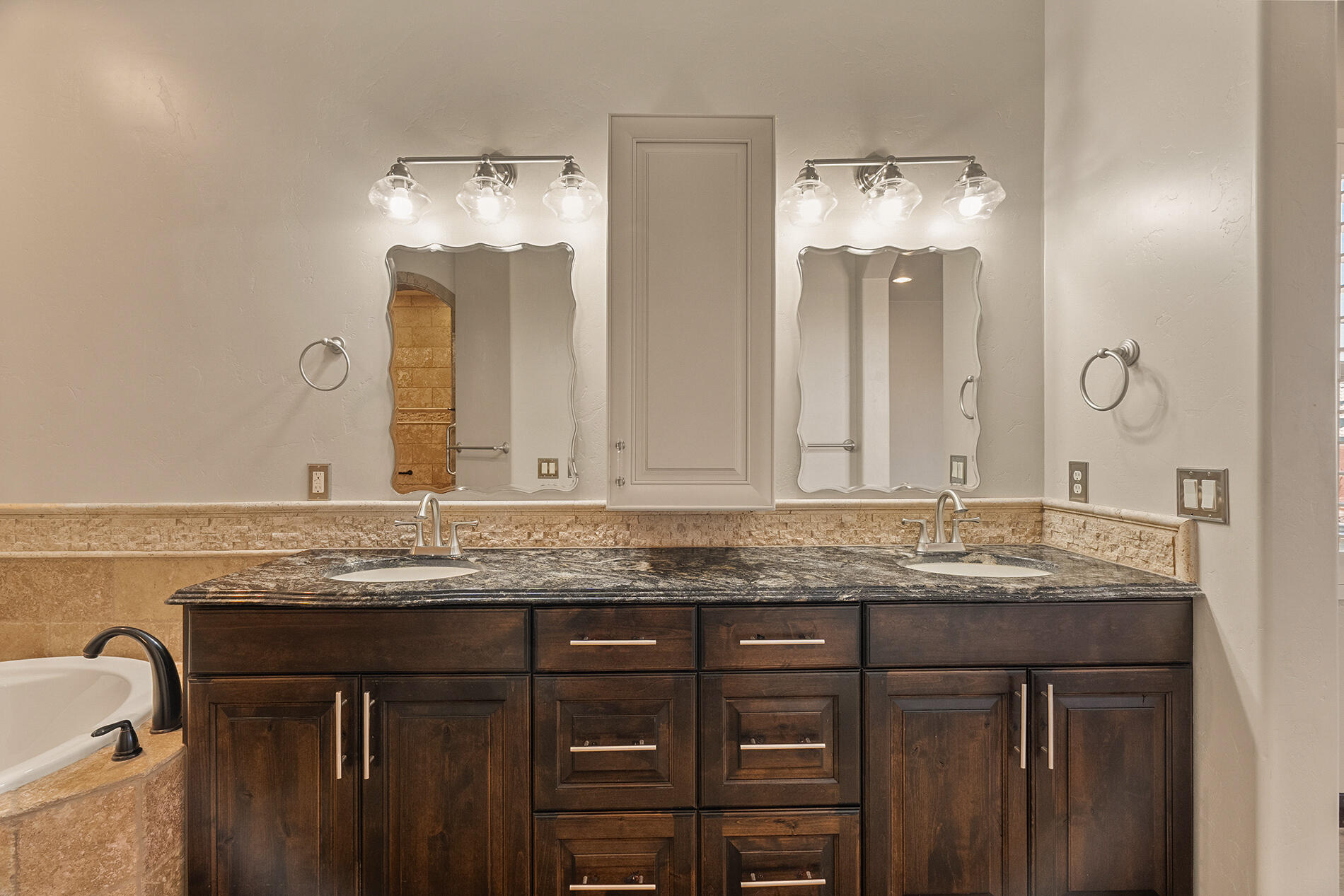 TONAQUINT VALLEY - Residential