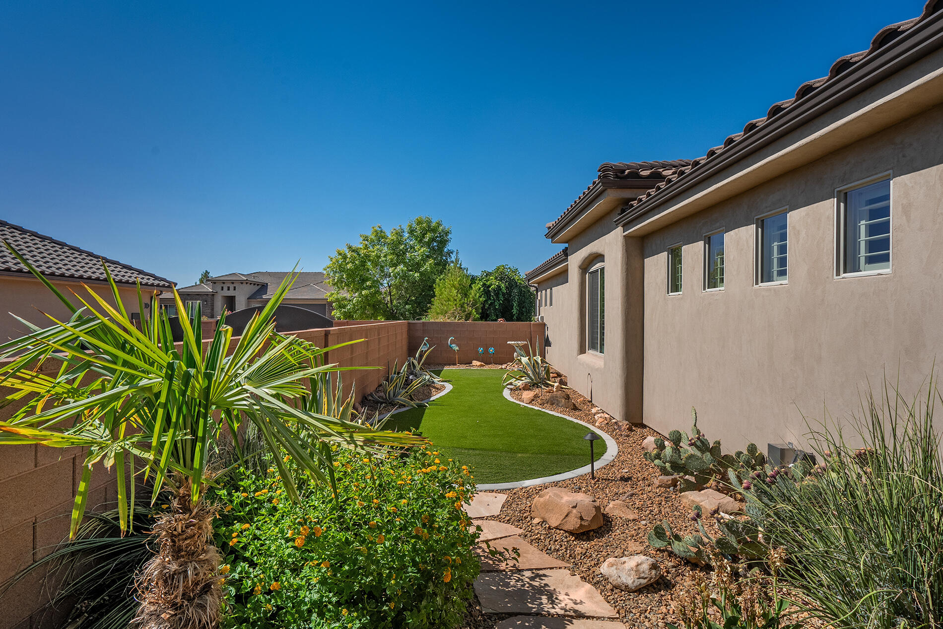 TONAQUINT VALLEY - Residential