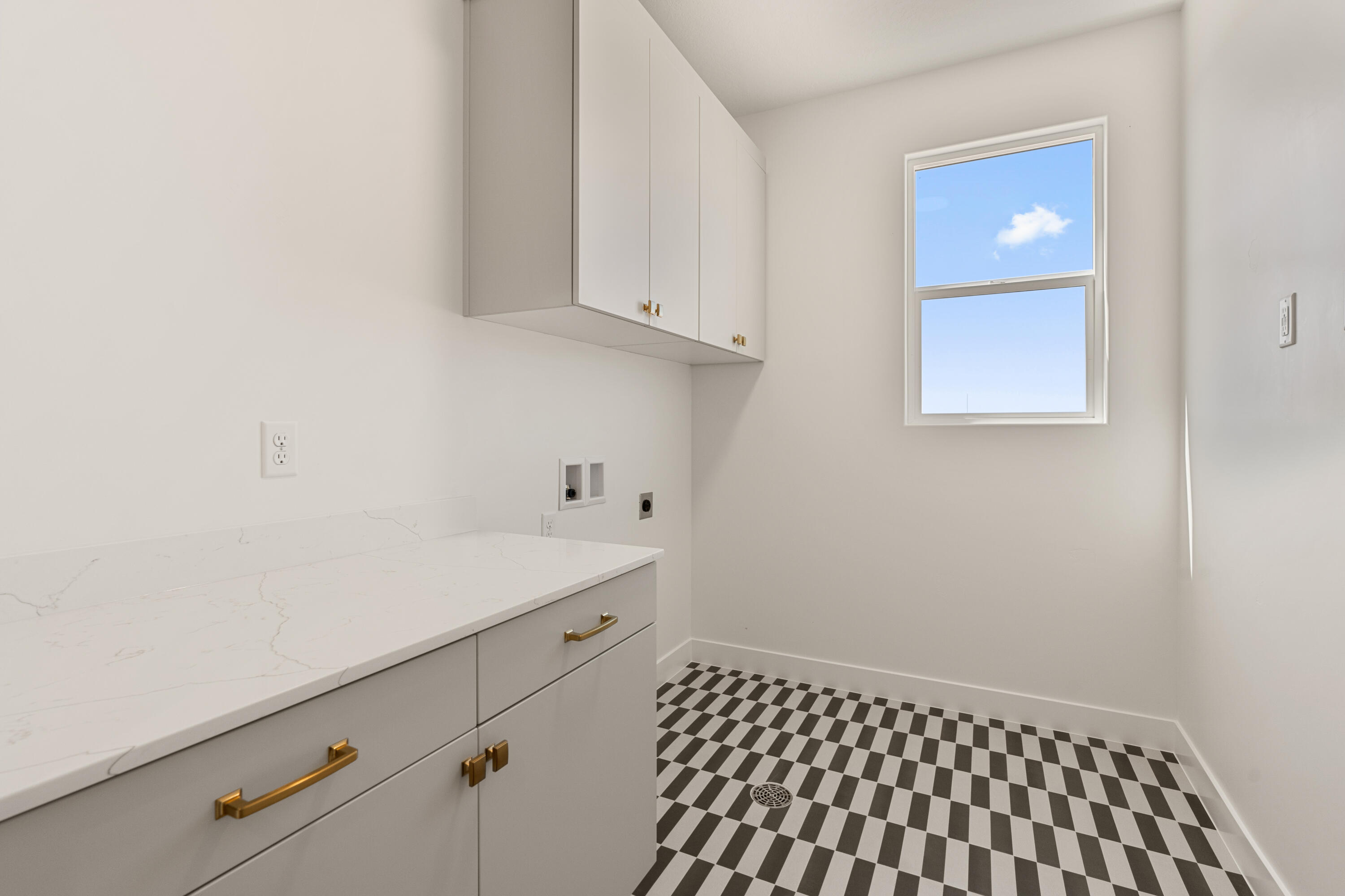 PIONEER POINTE - Residential