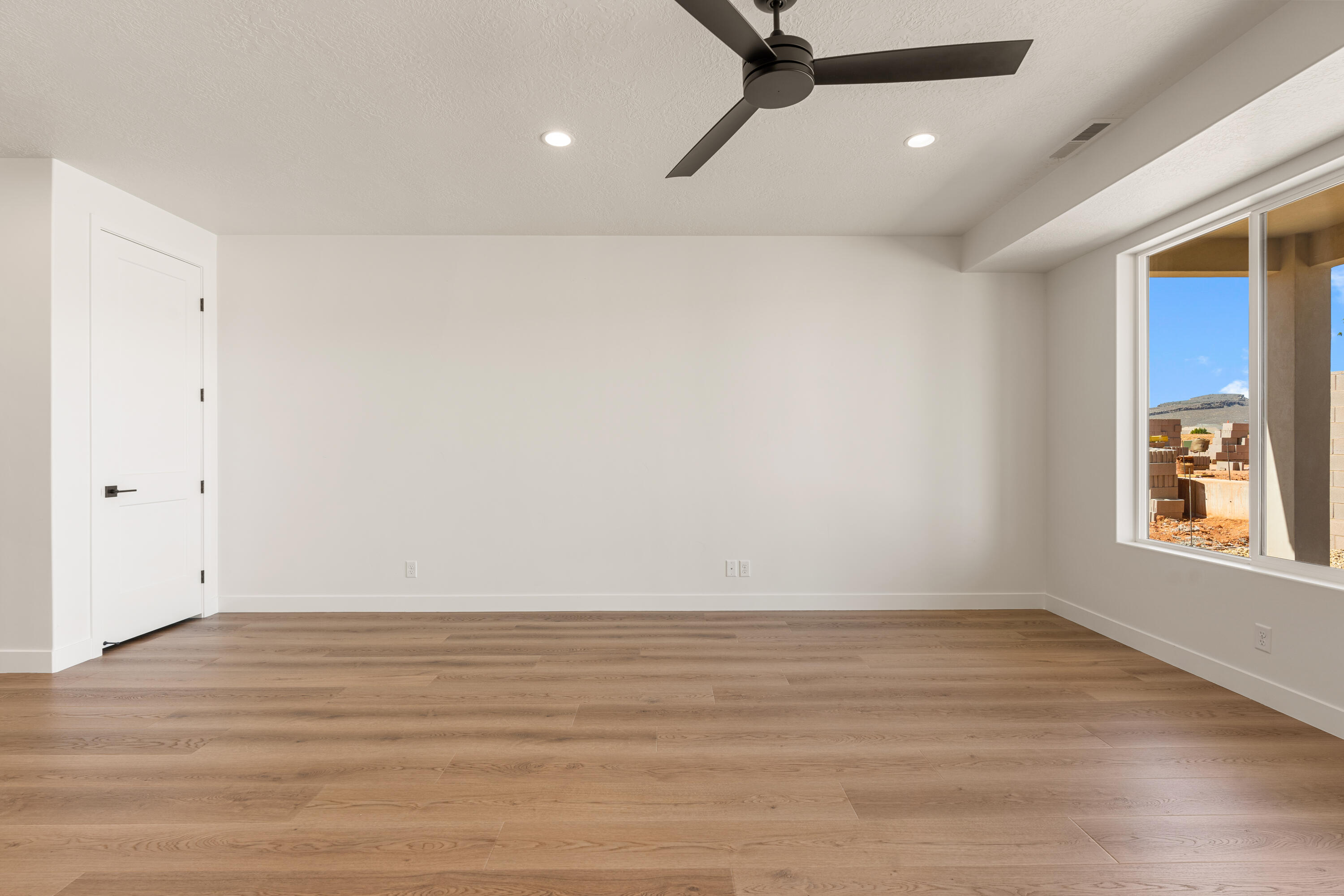 PIONEER POINTE - Residential
