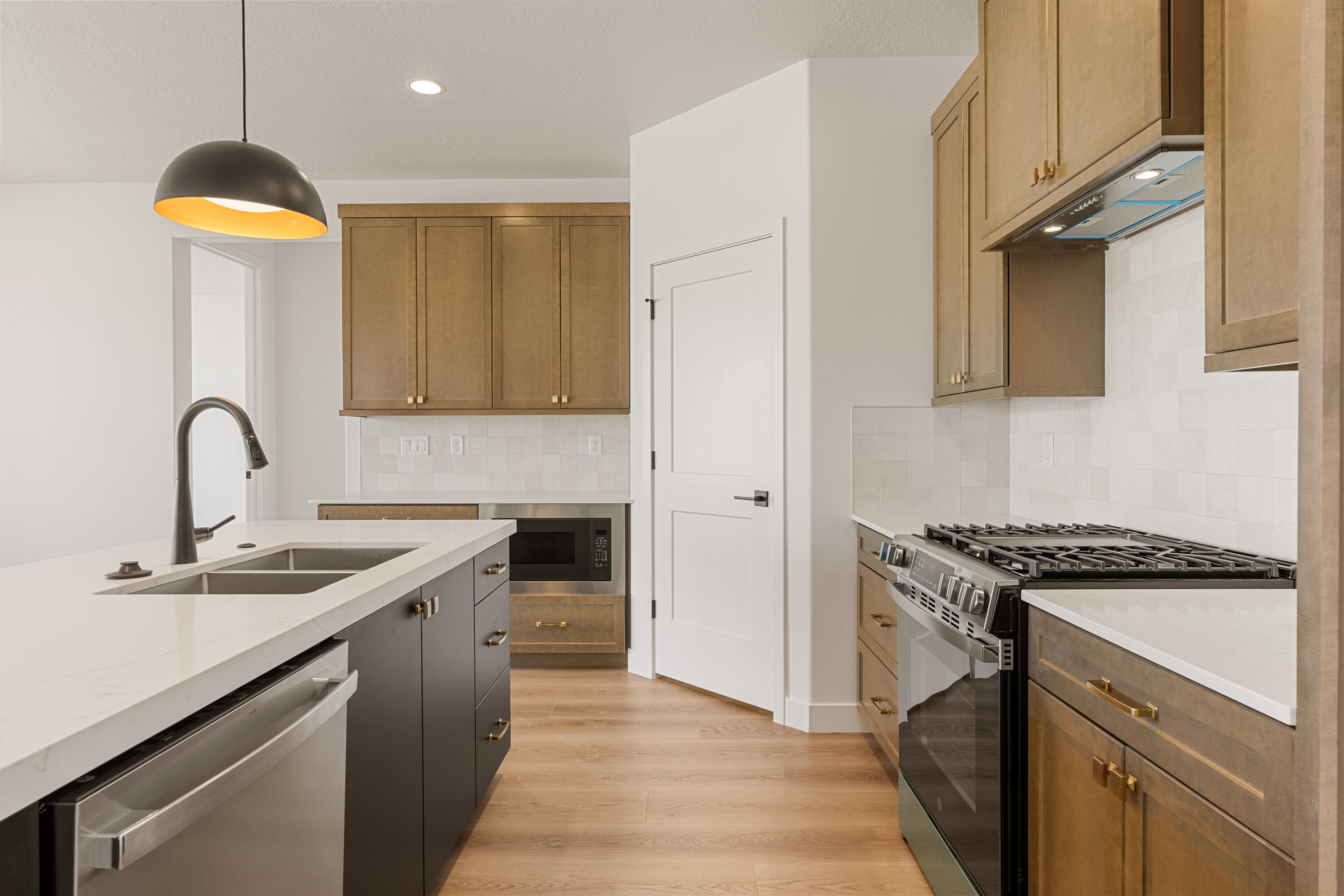 PIONEER POINTE - Residential