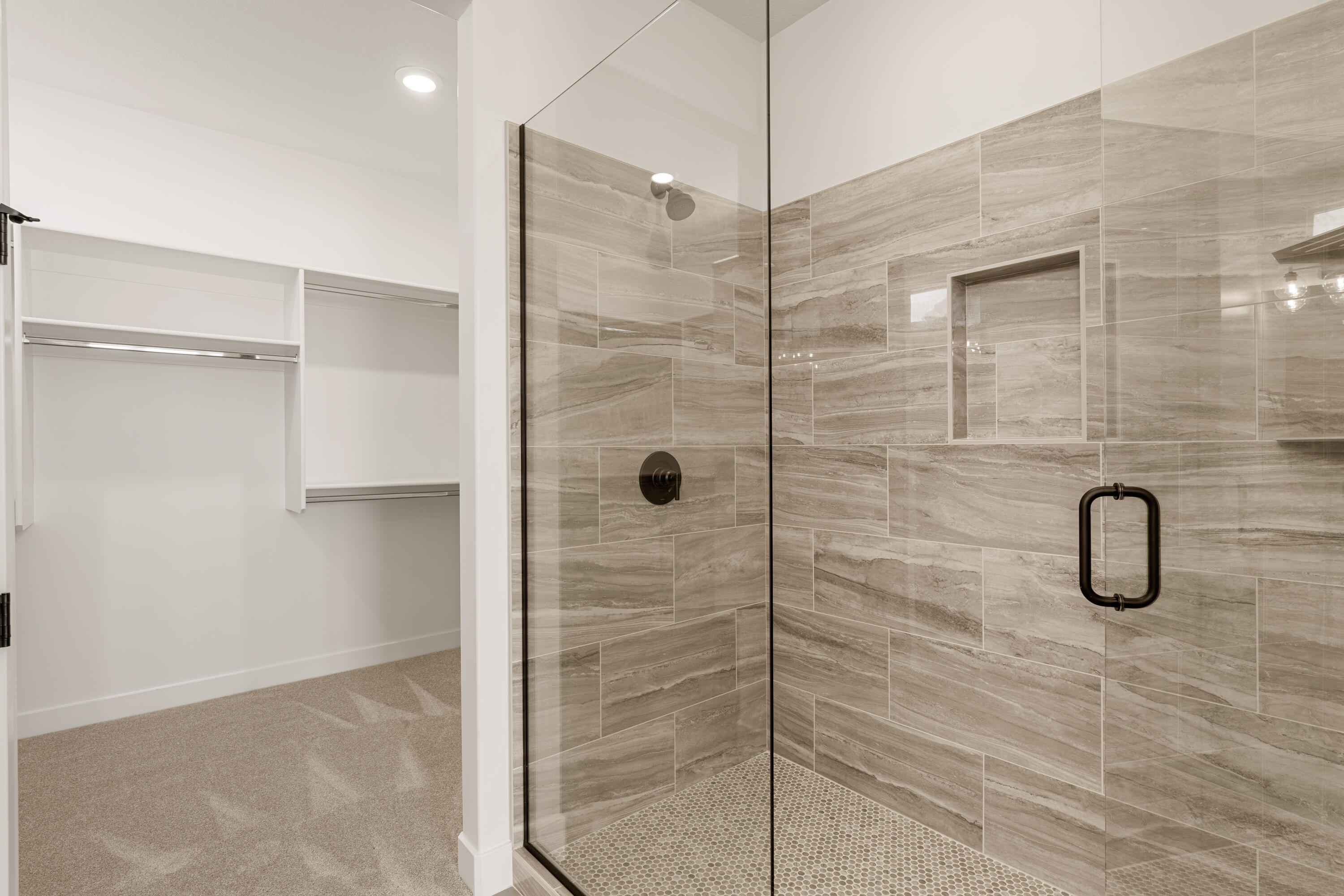 PIONEER POINTE - Residential