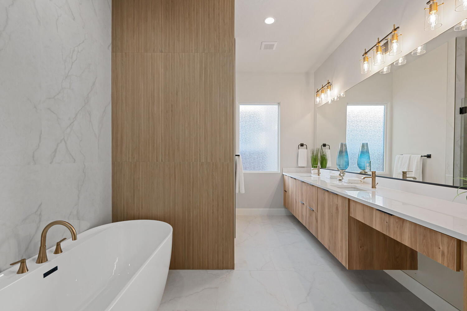 LAKESIDE AT STUCKI FARMS - Residential