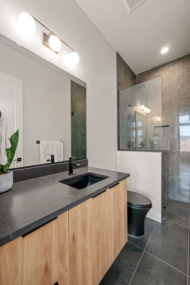 LAKESIDE AT STUCKI FARMS - Residential