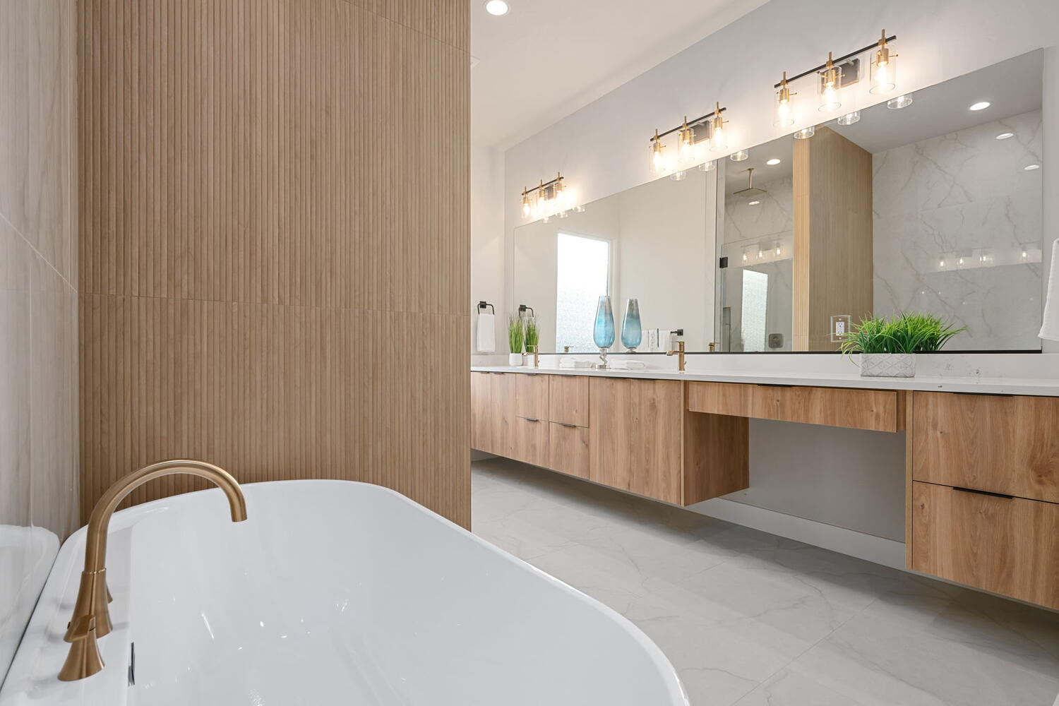 LAKESIDE AT STUCKI FARMS - Residential