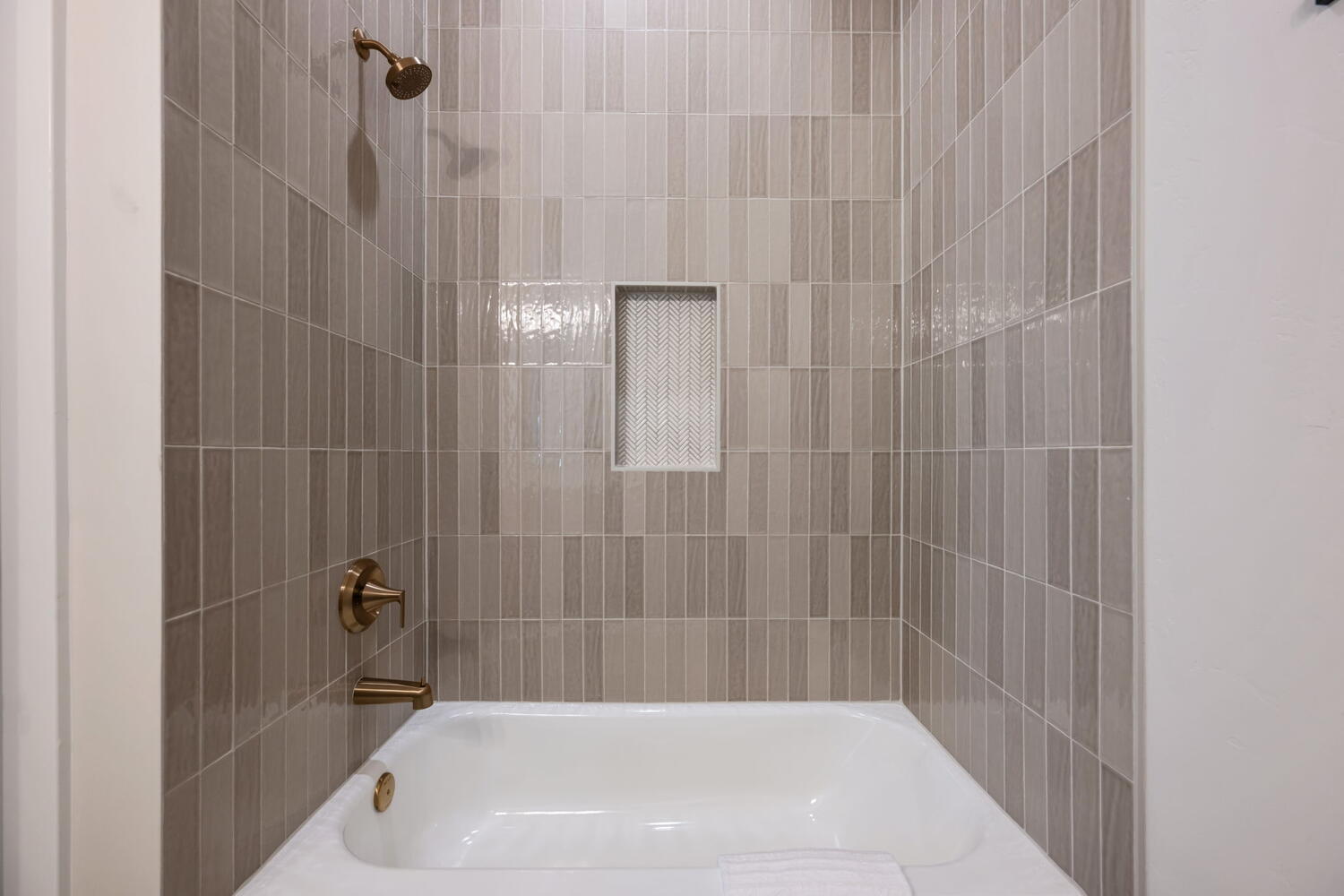 LAKESIDE AT STUCKI FARMS - Residential