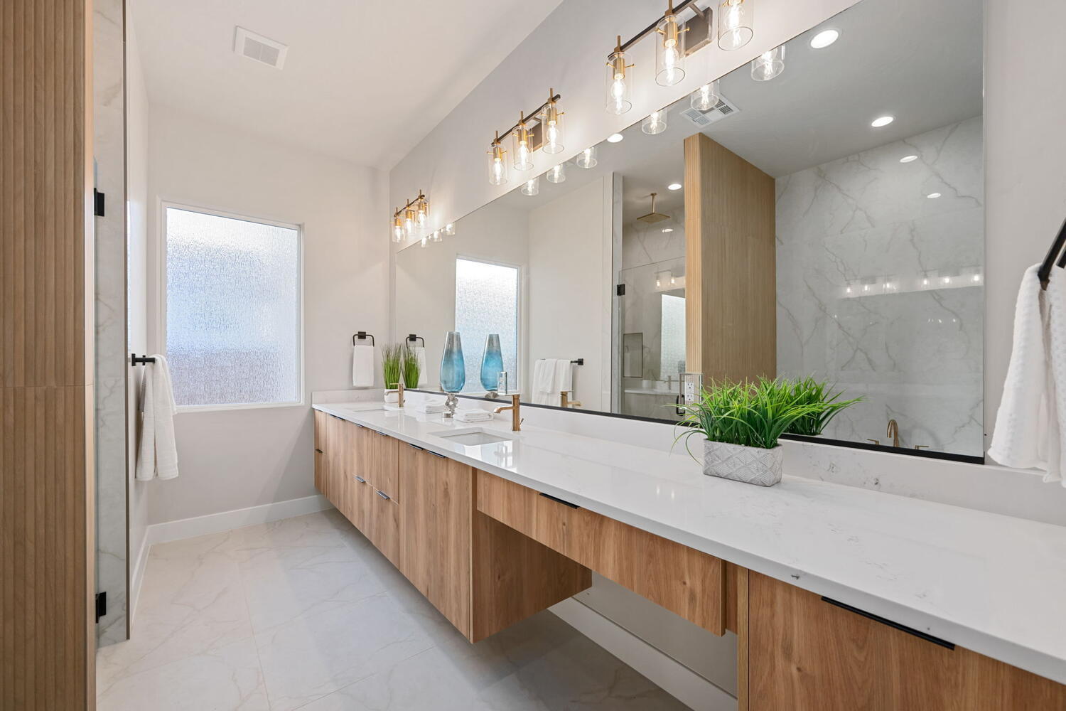 LAKESIDE AT STUCKI FARMS - Residential