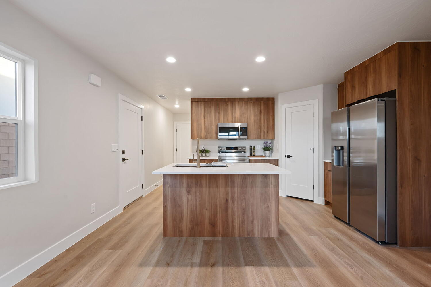 LAKESIDE AT STUCKI FARMS - Residential