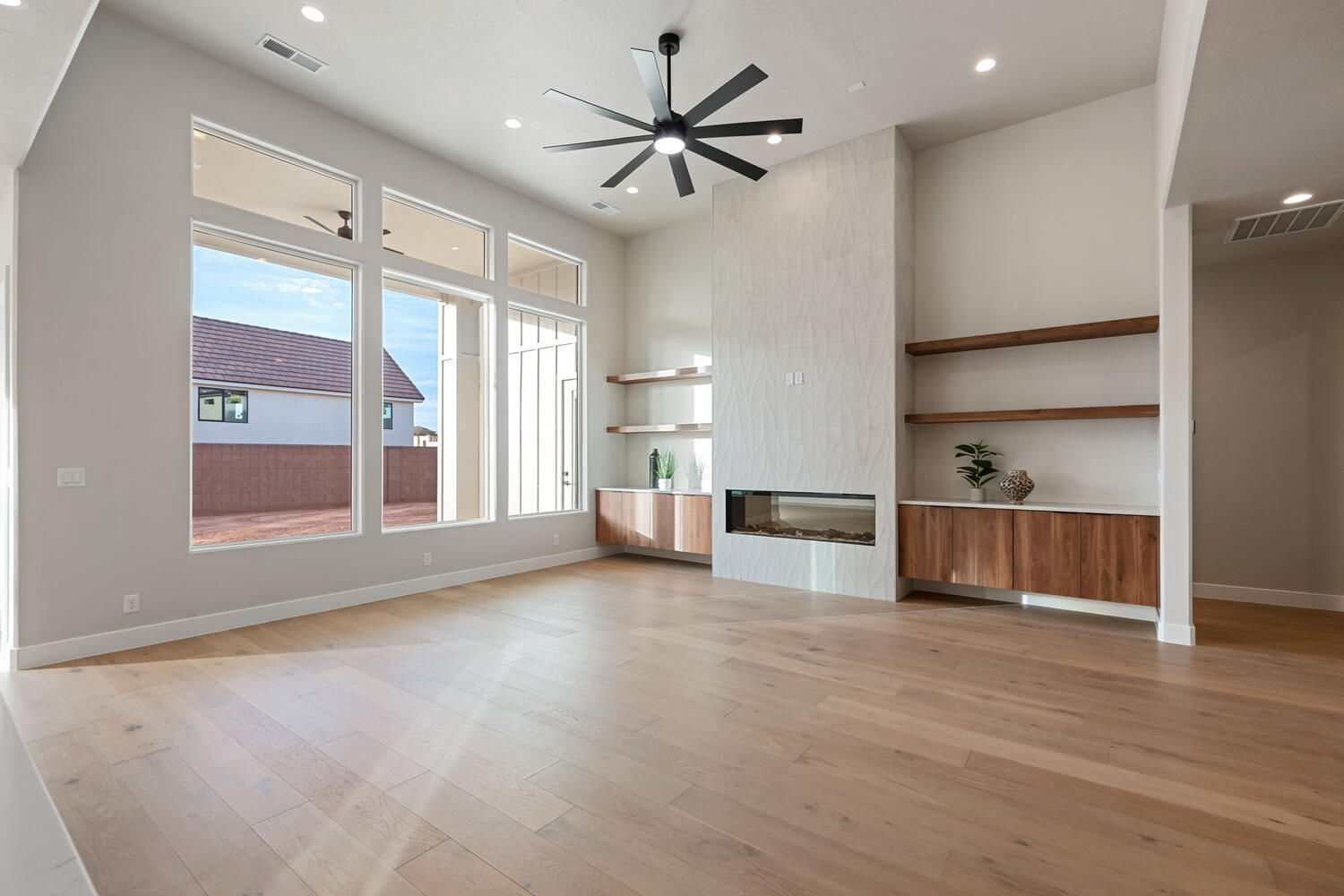 LAKESIDE AT STUCKI FARMS - Residential