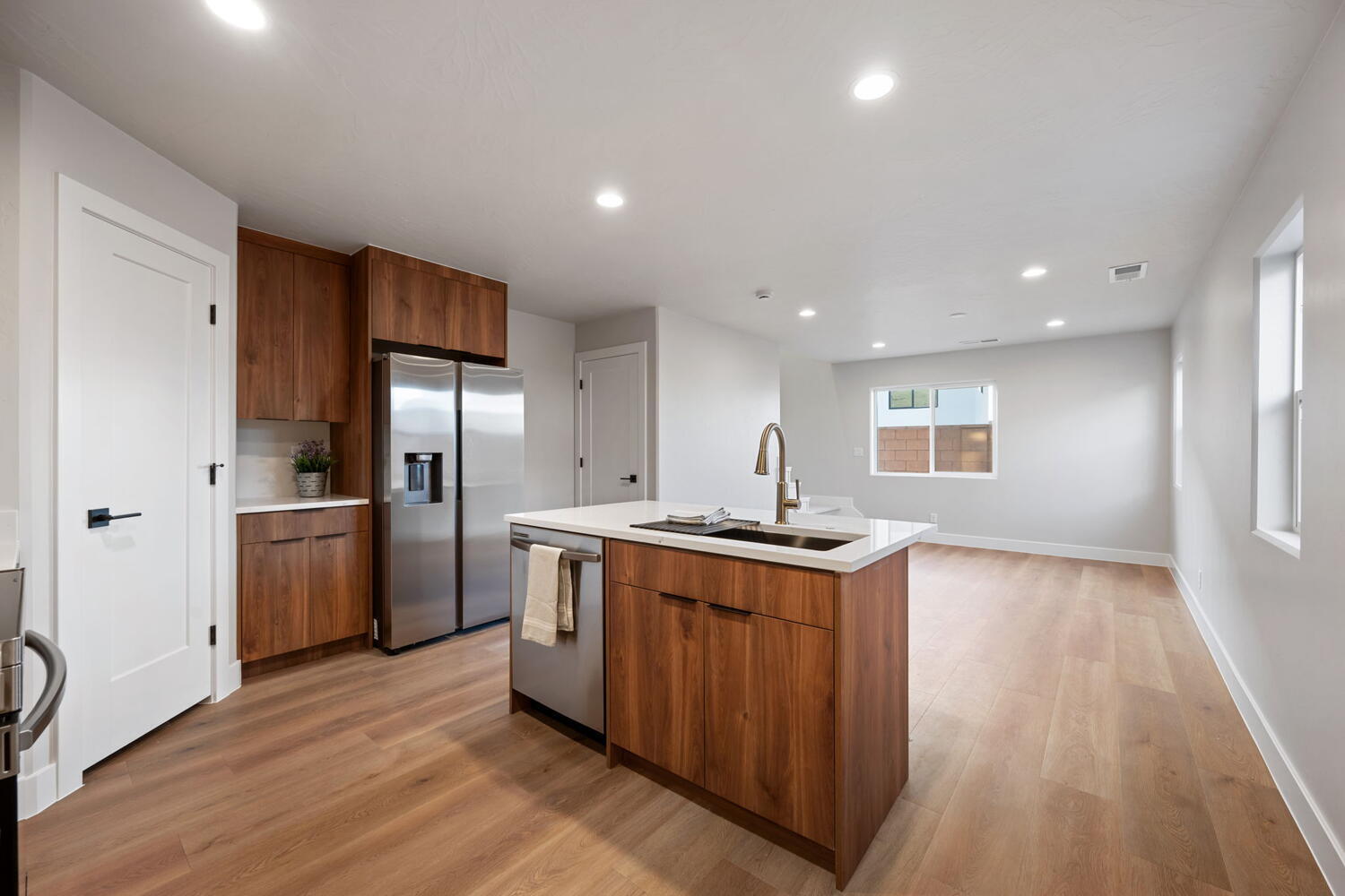 LAKESIDE AT STUCKI FARMS - Residential