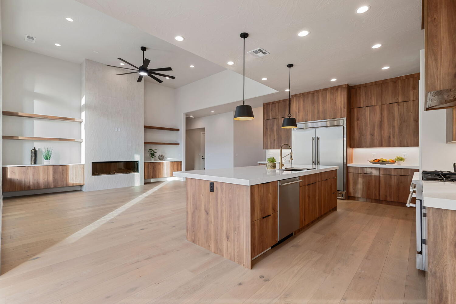 LAKESIDE AT STUCKI FARMS - Residential