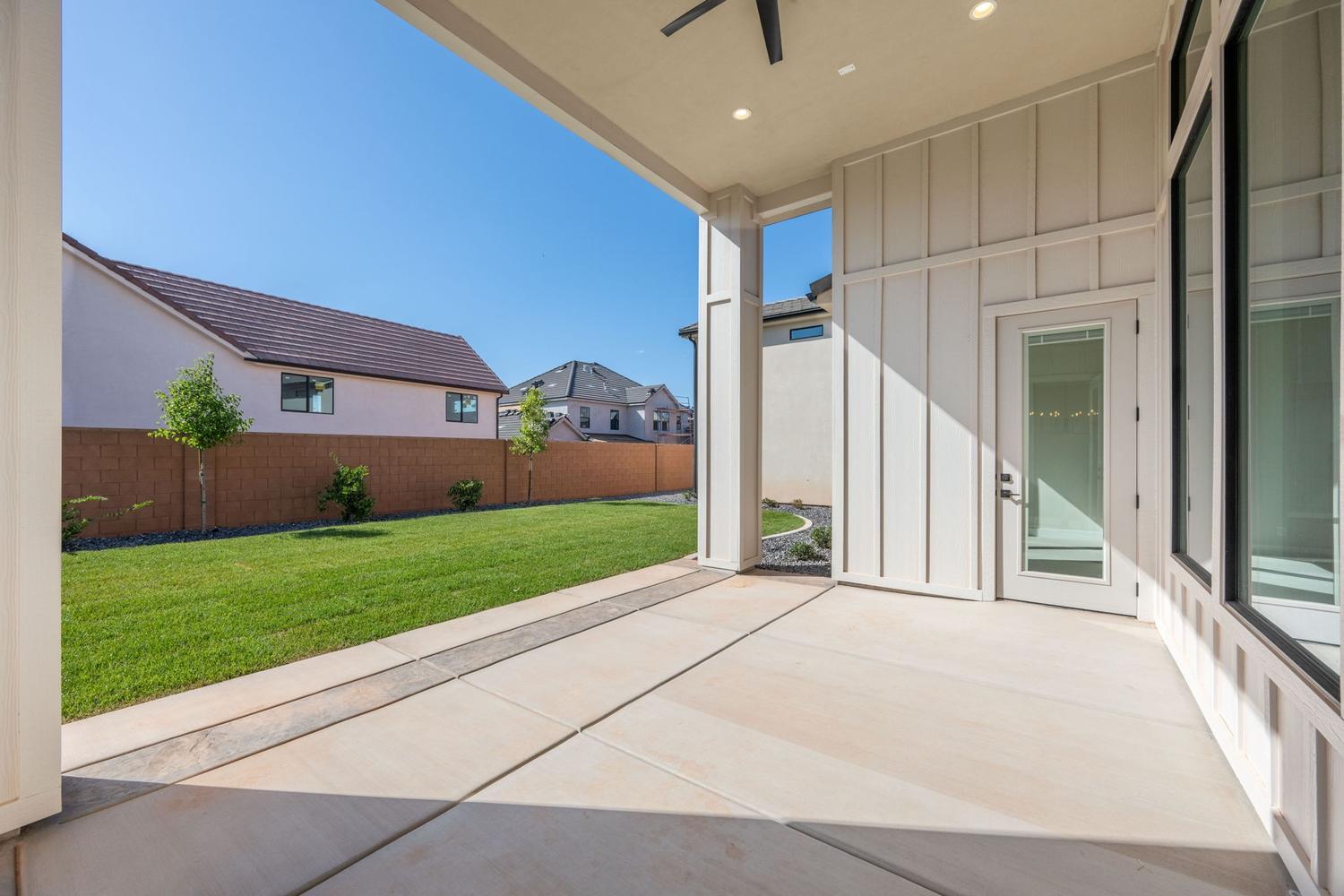 LAKESIDE AT STUCKI FARMS - Residential