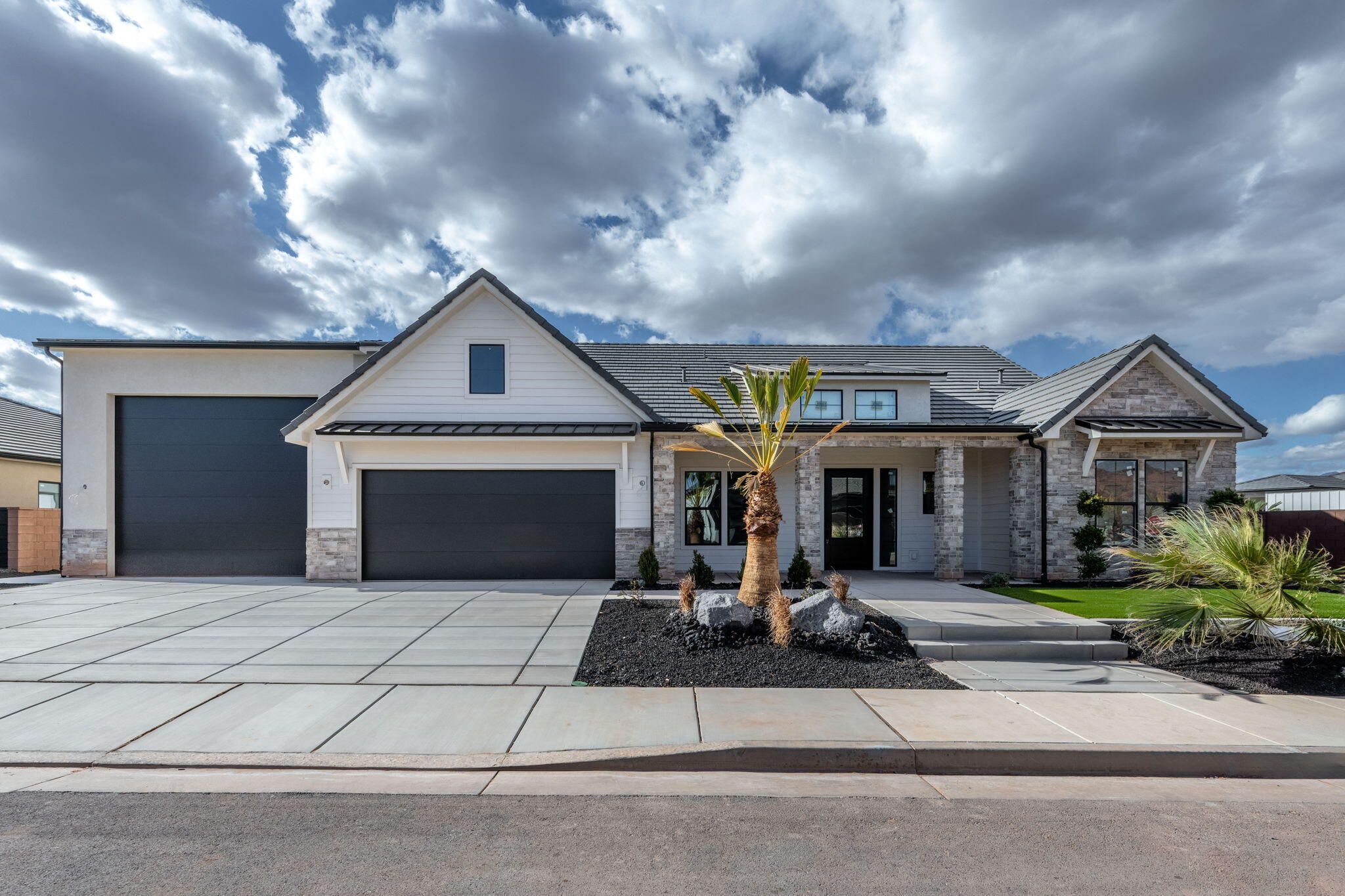 LAKESIDE AT STUCKI FARMS - Residential