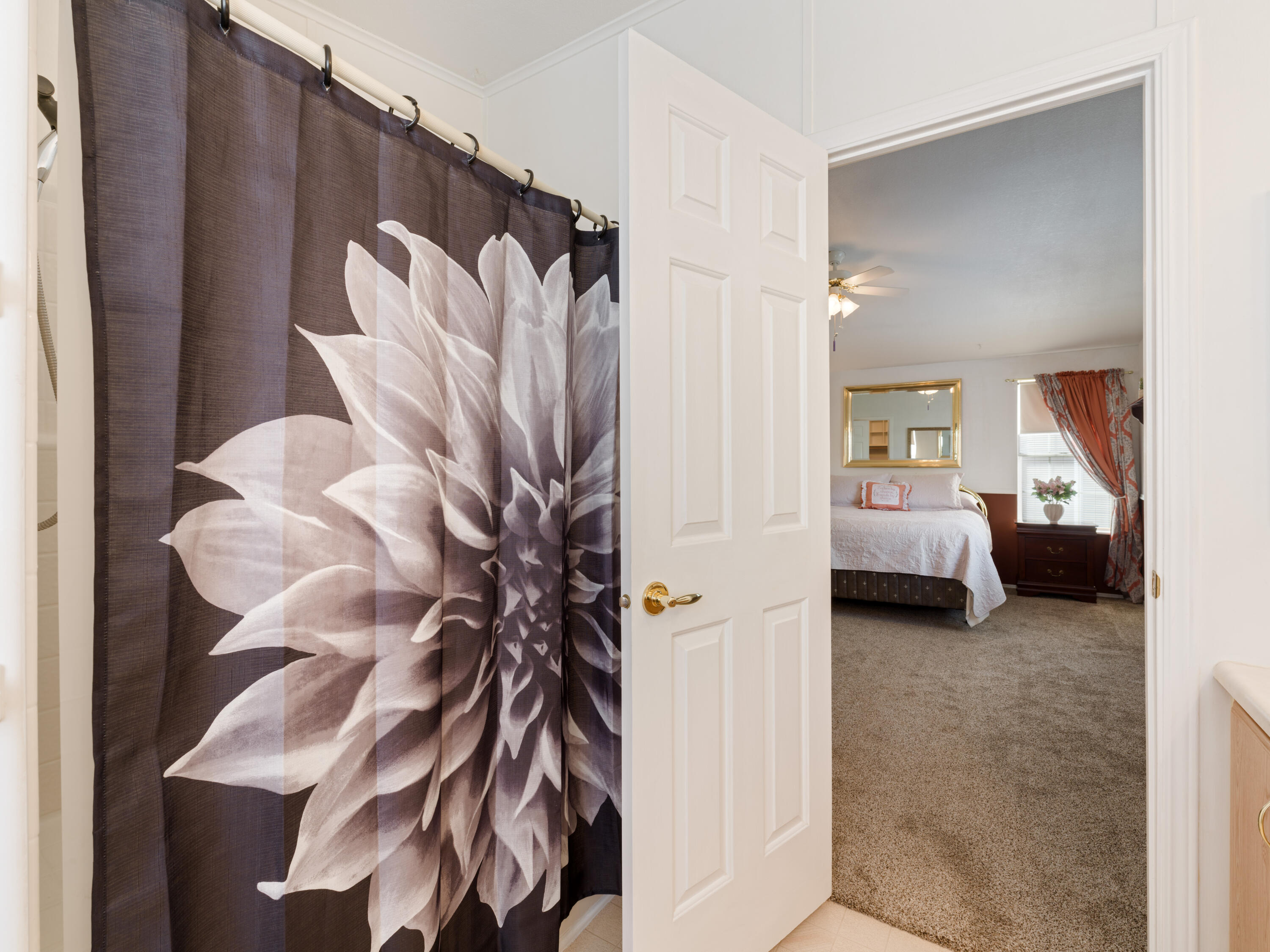 LAVA BLUFF MOBILE HOME PARK - Residential