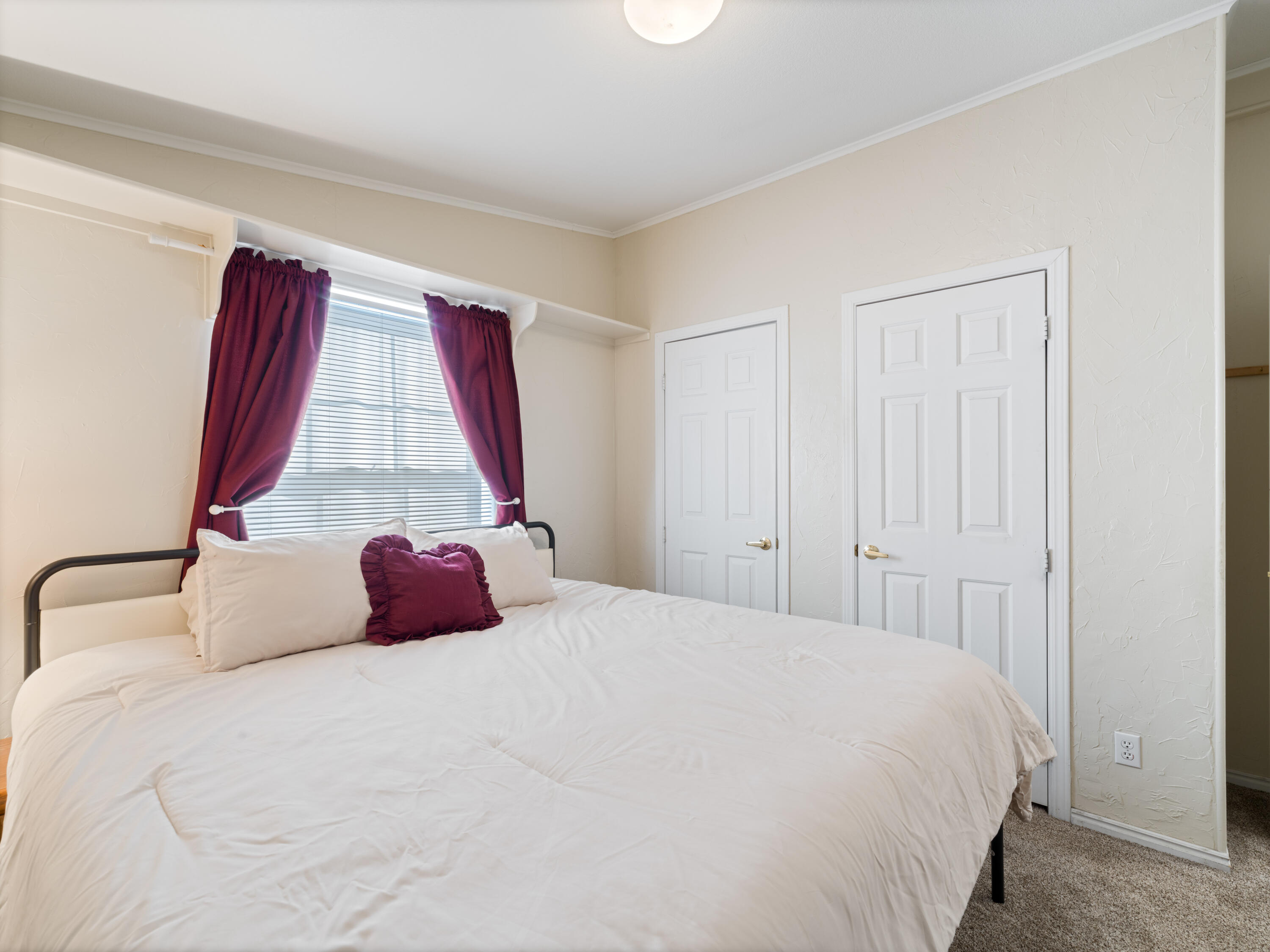 LAVA BLUFF MOBILE HOME PARK - Residential