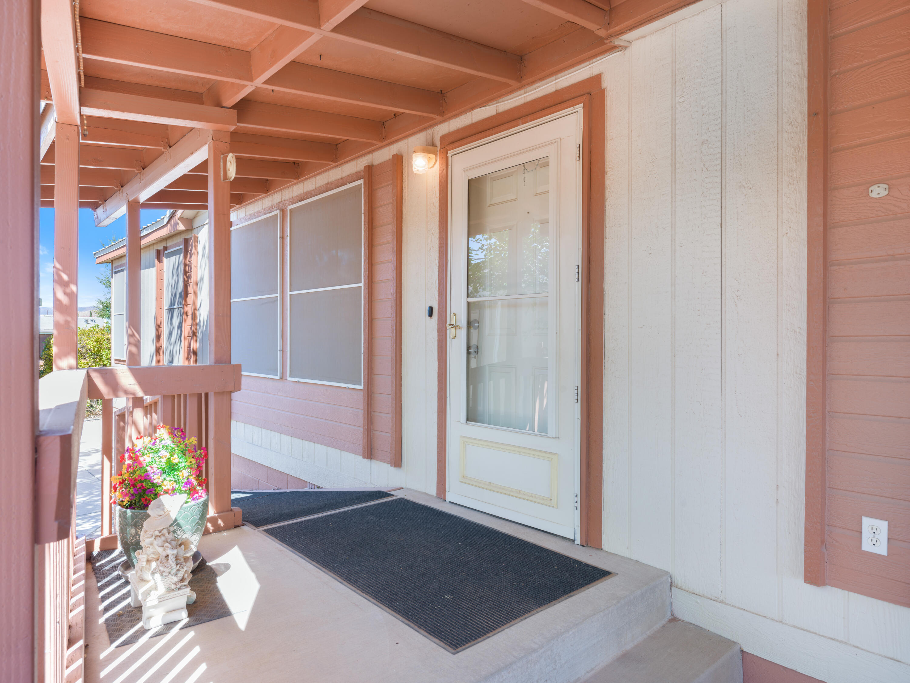 LAVA BLUFF MOBILE HOME PARK - Residential