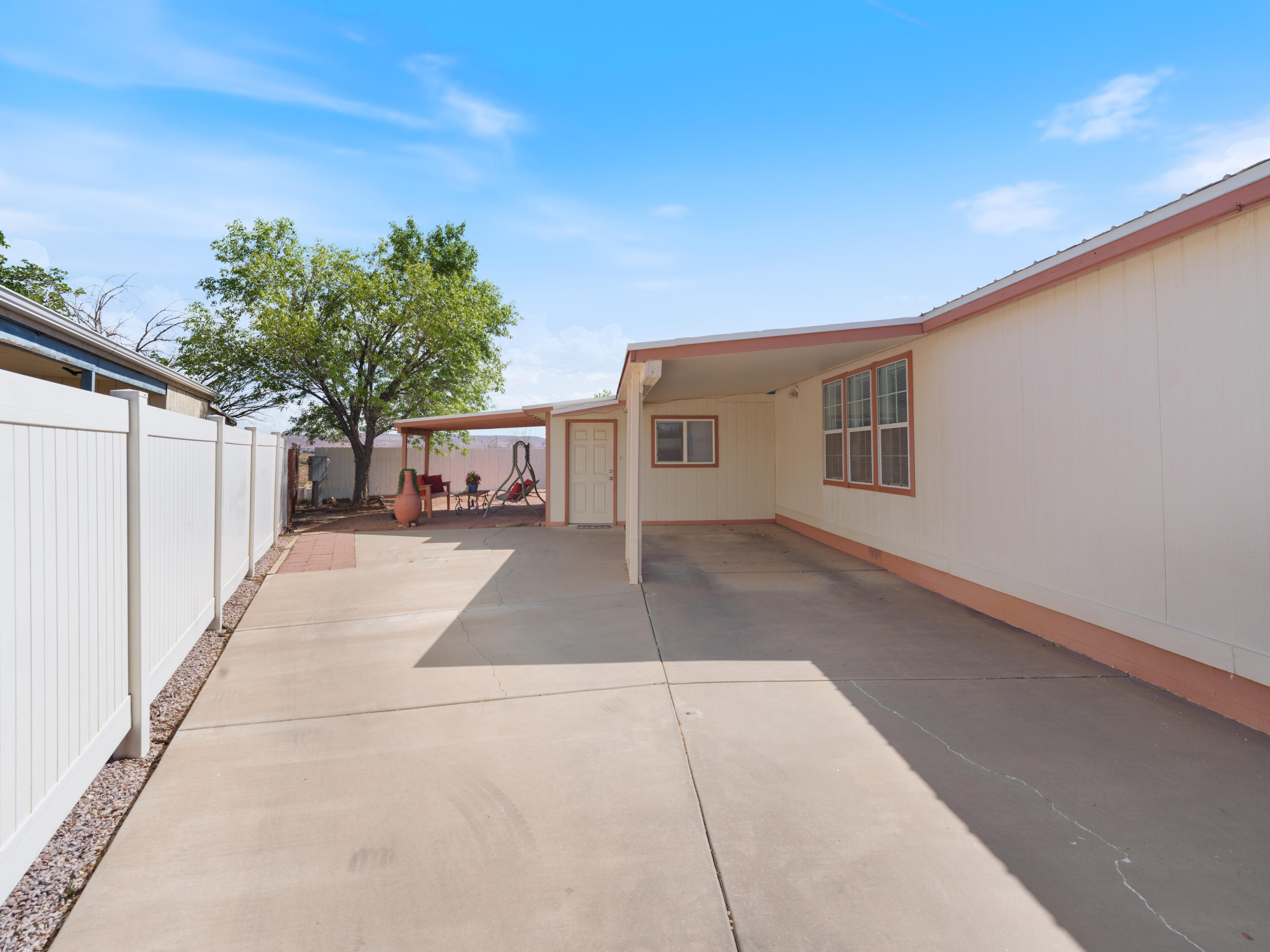 LAVA BLUFF MOBILE HOME PARK - Residential