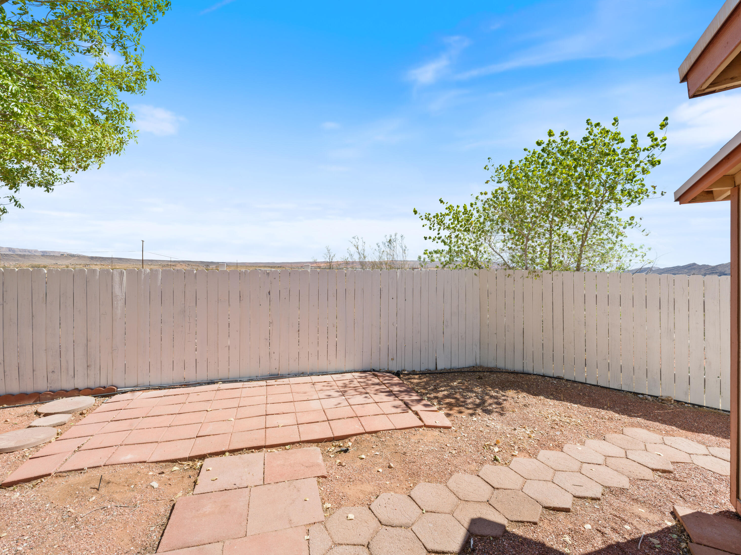 LAVA BLUFF MOBILE HOME PARK - Residential