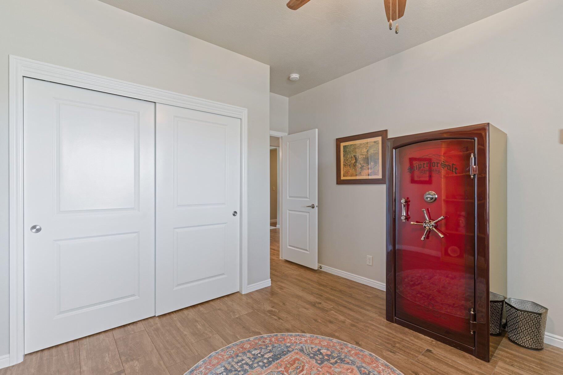 REDWOOD ESTATES - Residential