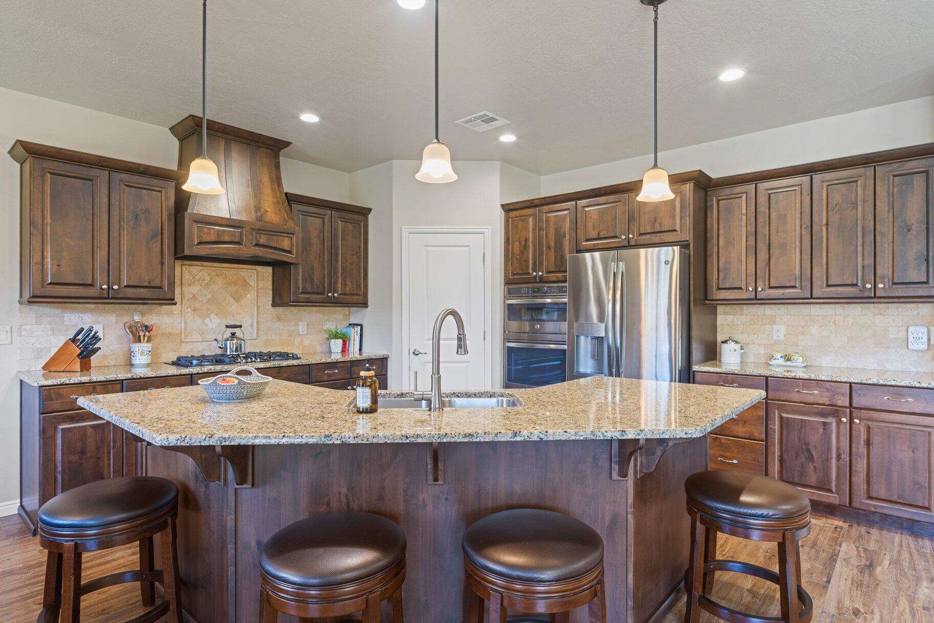 REDWOOD ESTATES - Residential
