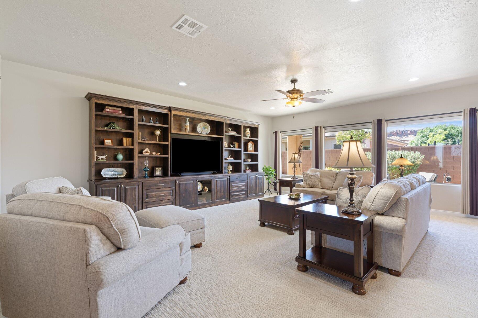 REDWOOD ESTATES - Residential