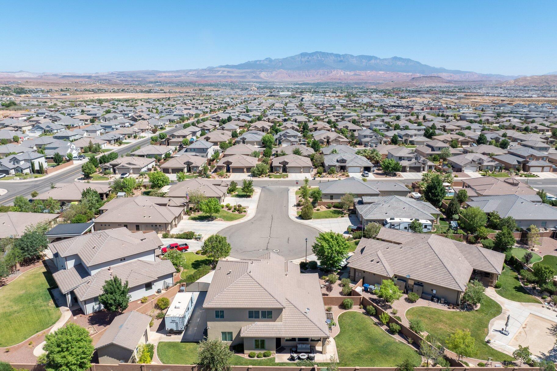 REDWOOD ESTATES - Residential