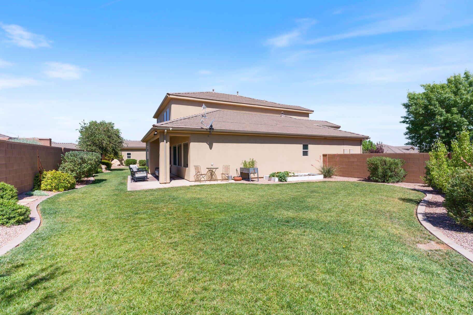 REDWOOD ESTATES - Residential