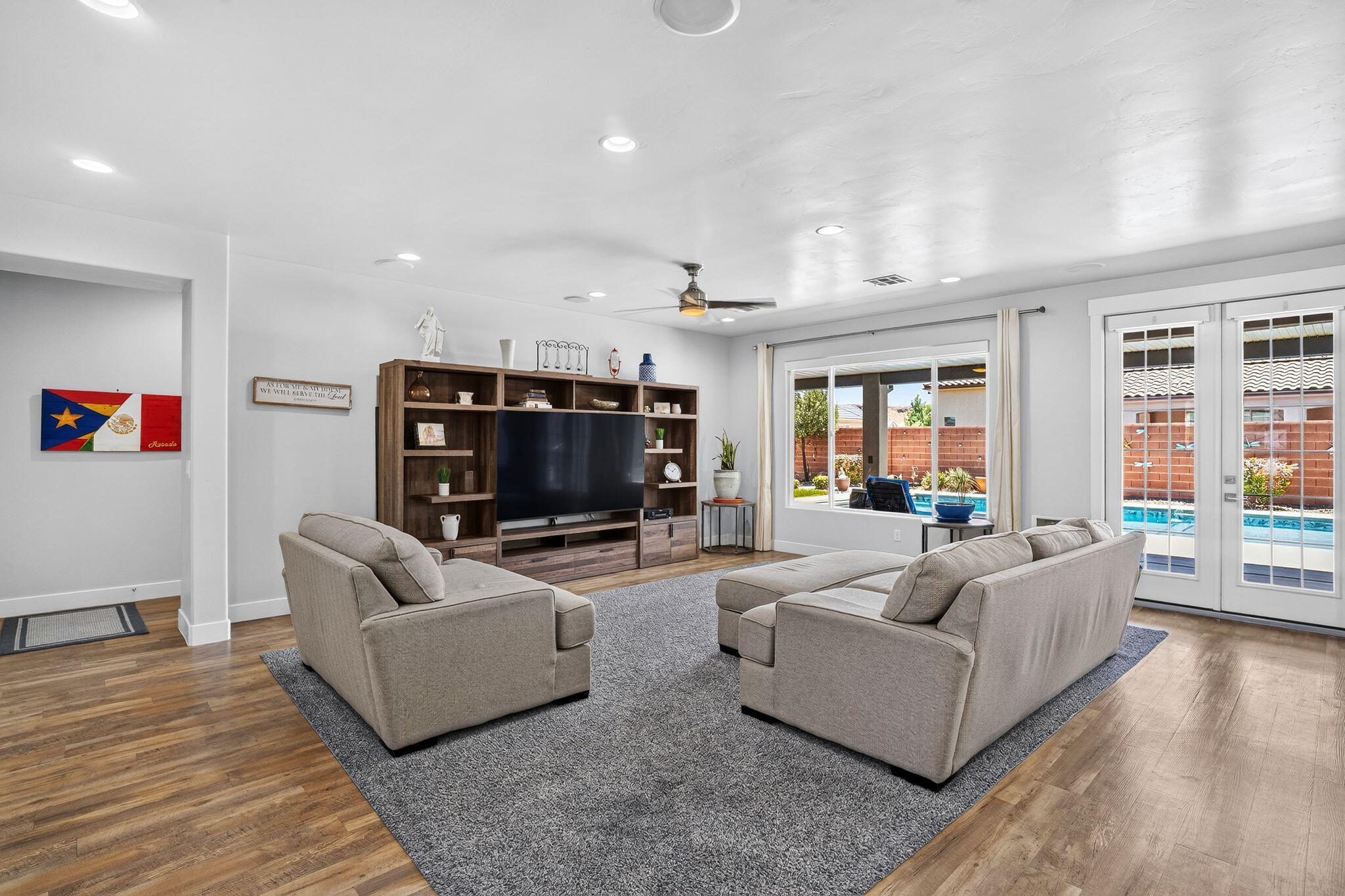 ASPEN ESTATES - Residential