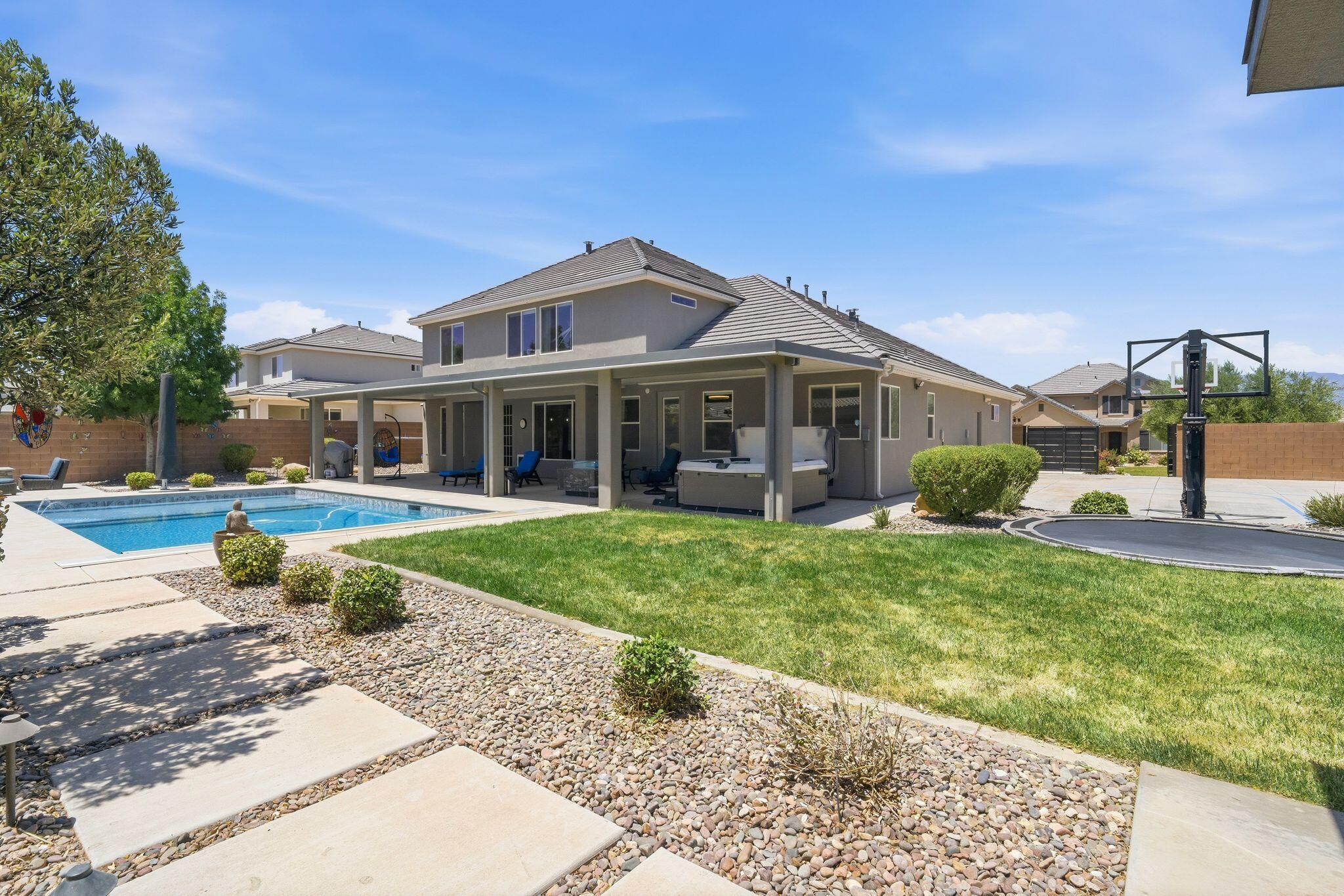 ASPEN ESTATES - Residential