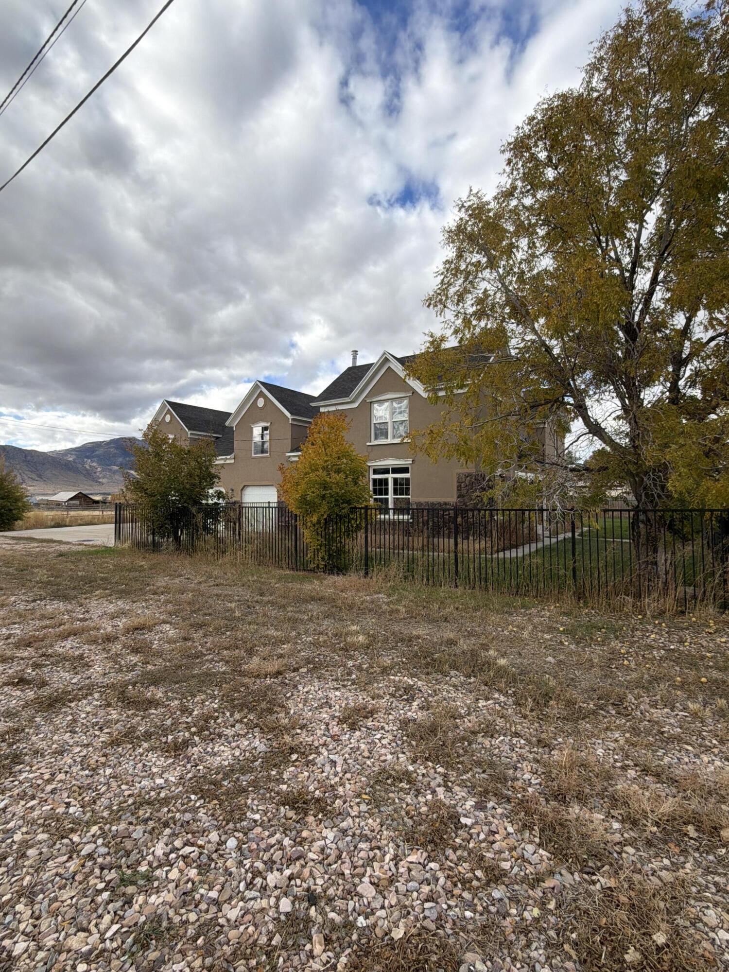 Short Sale... Great opportunity for a residential home on .72 ac. lot with horse privileges.  Fenced / gated 1/2 ac. pasture.  Lg bonus / storage room in basement. Home has had many updates.
Any offer will be contingent upon 3rd party approval.