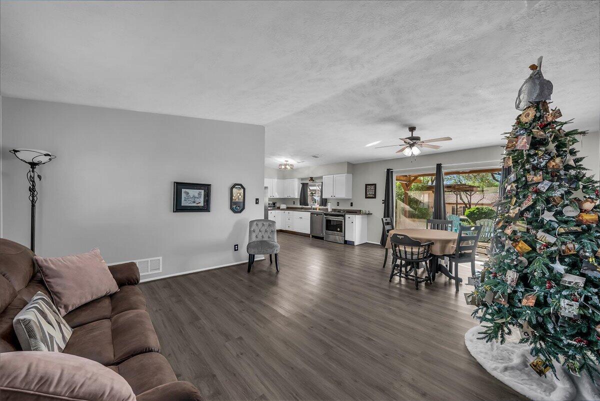 SUNFLOWER DEVELOPMENT - Residential