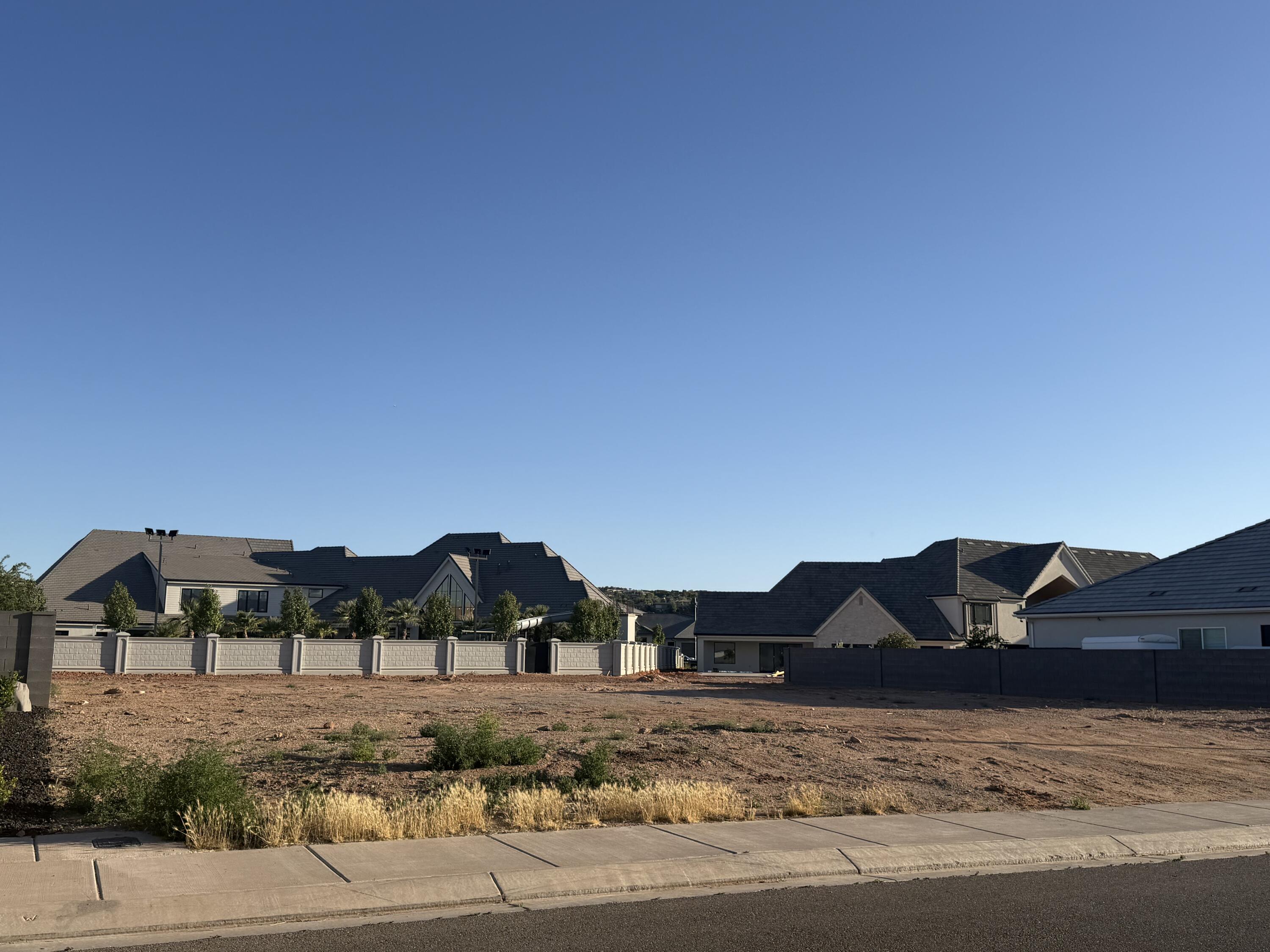 MOORLAND PARK - Land