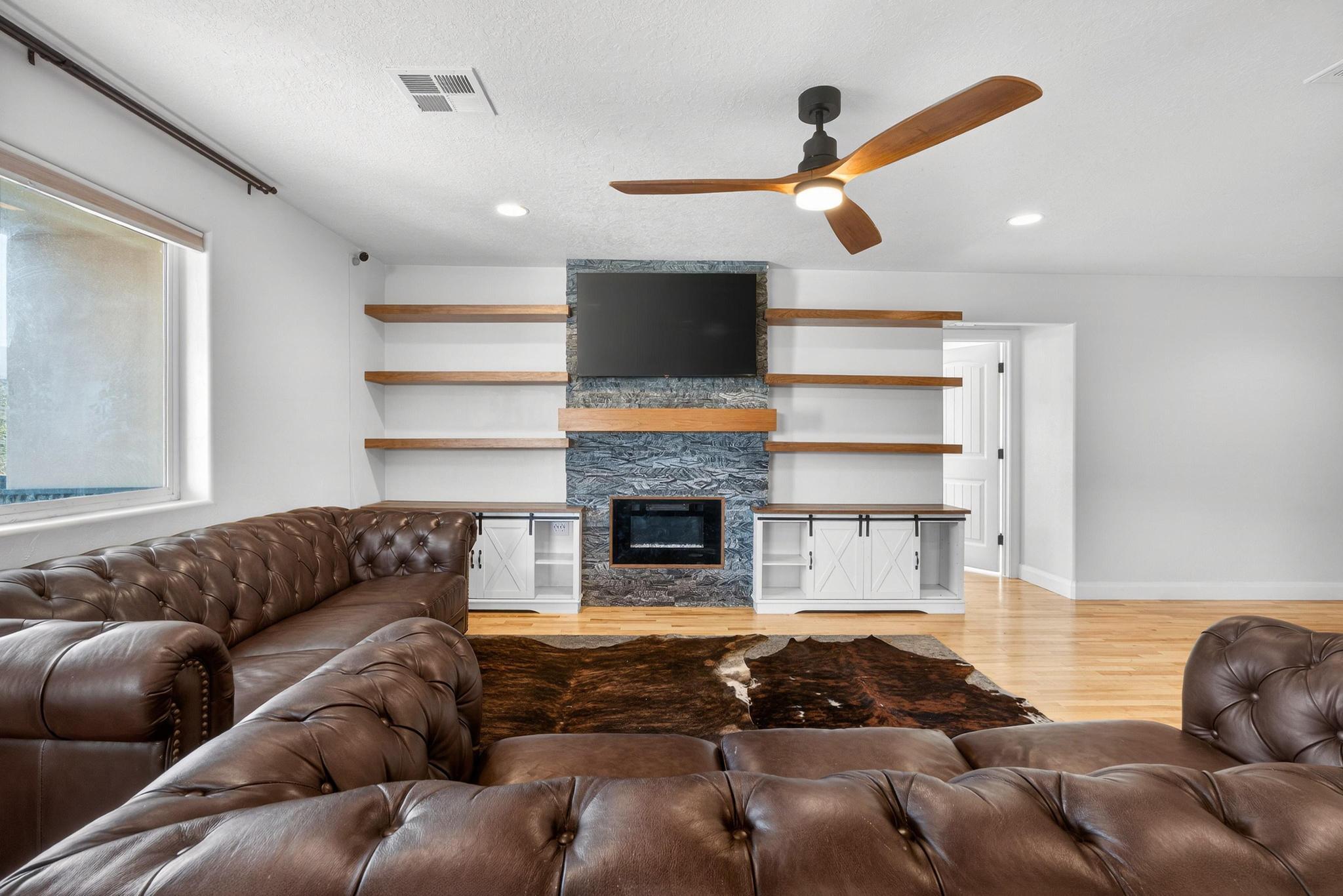 ALMOND HEIGHTS PARK - Residential