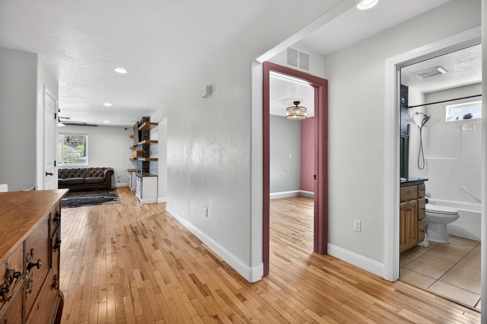 ALMOND HEIGHTS PARK - Residential
