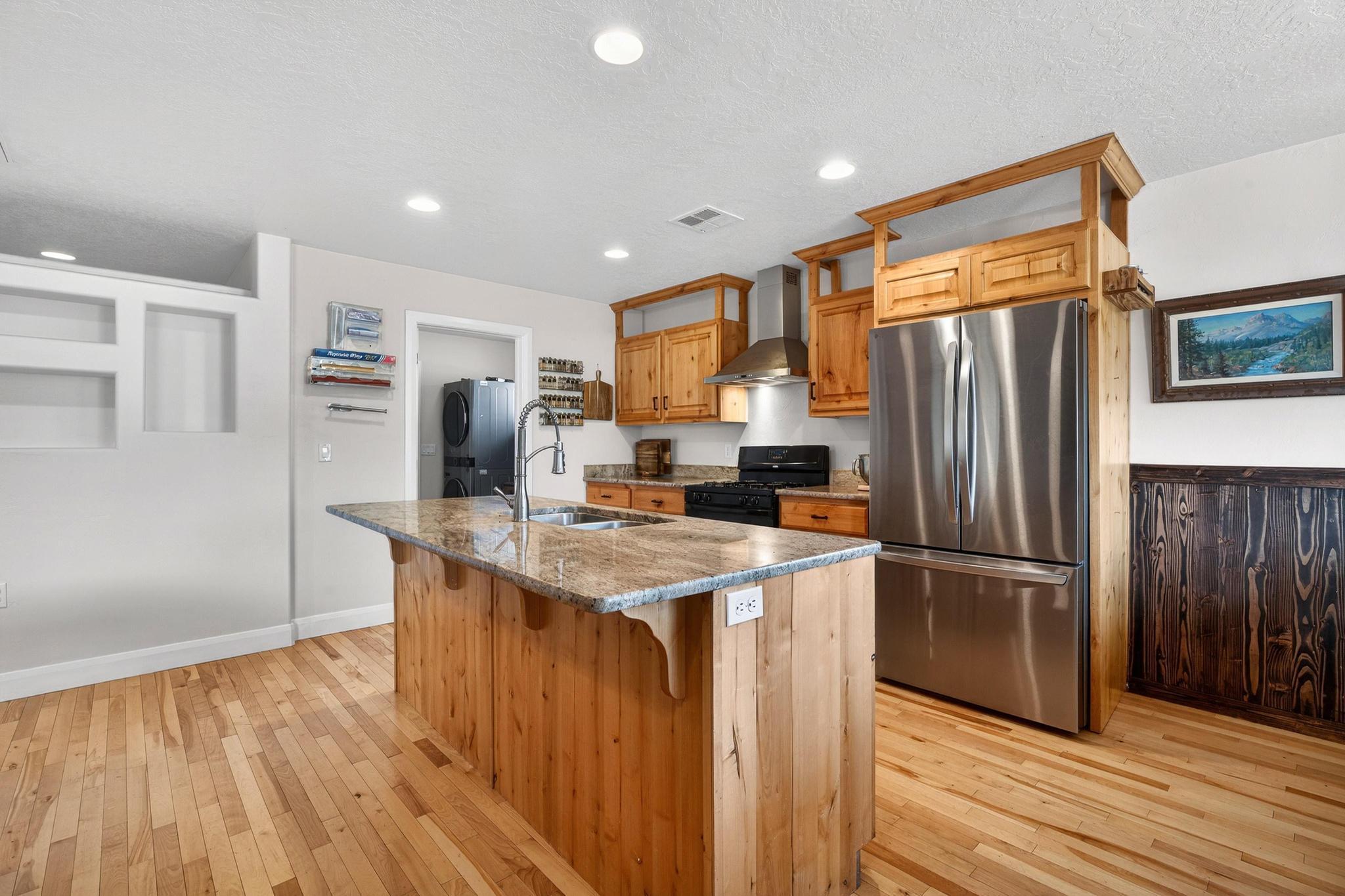ALMOND HEIGHTS PARK - Residential