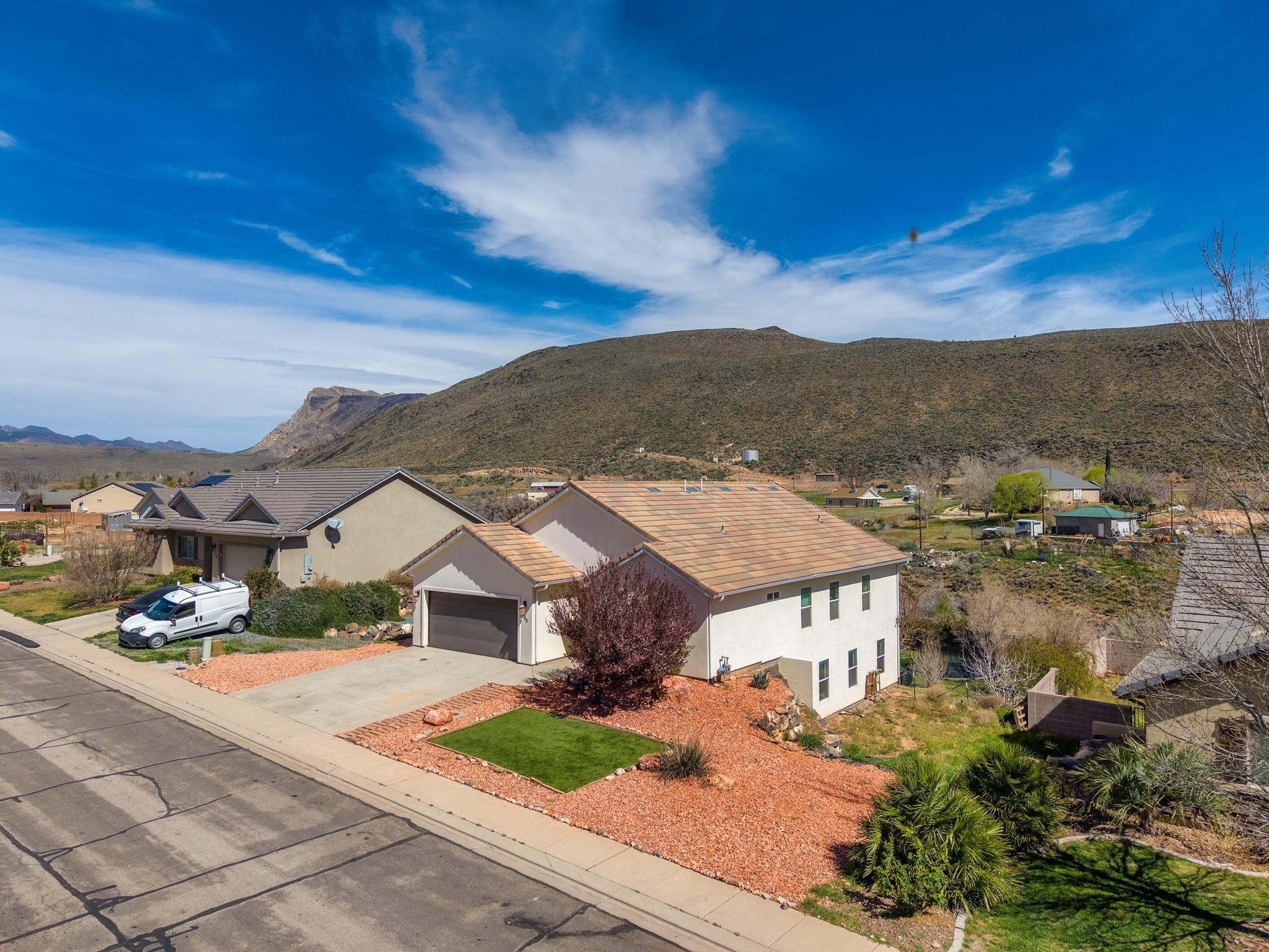 ALMOND HEIGHTS PARK - Residential